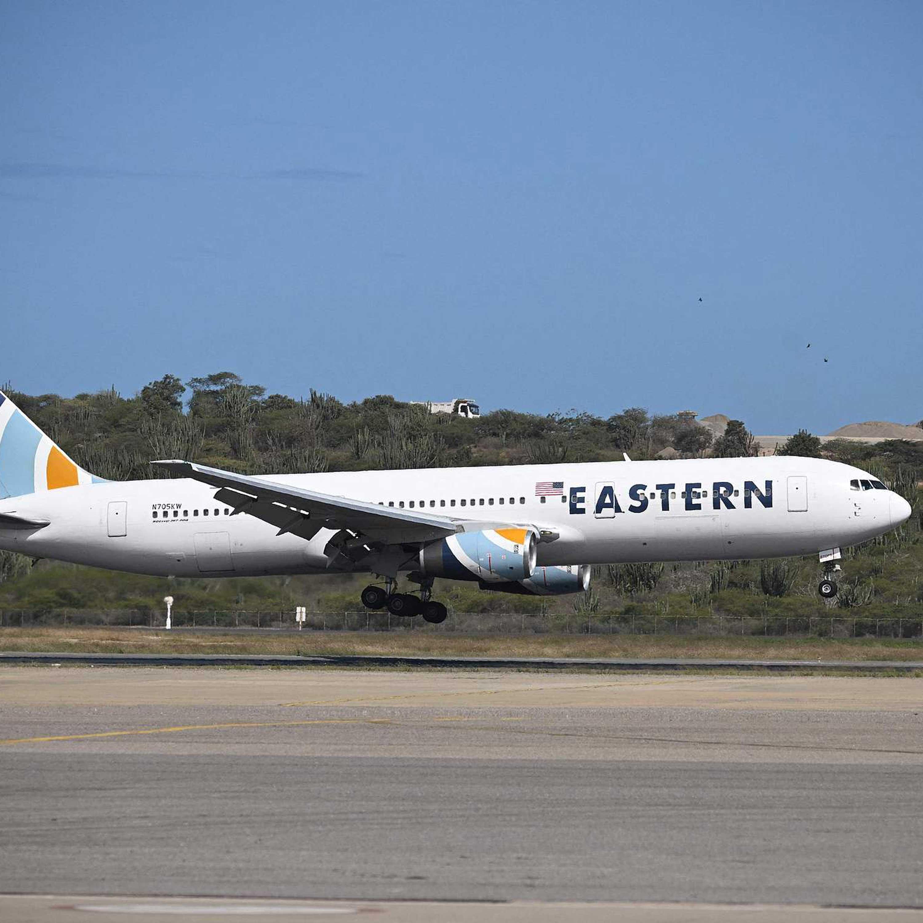 Trump orders reopening of Venezuelan airspace to commercial flights