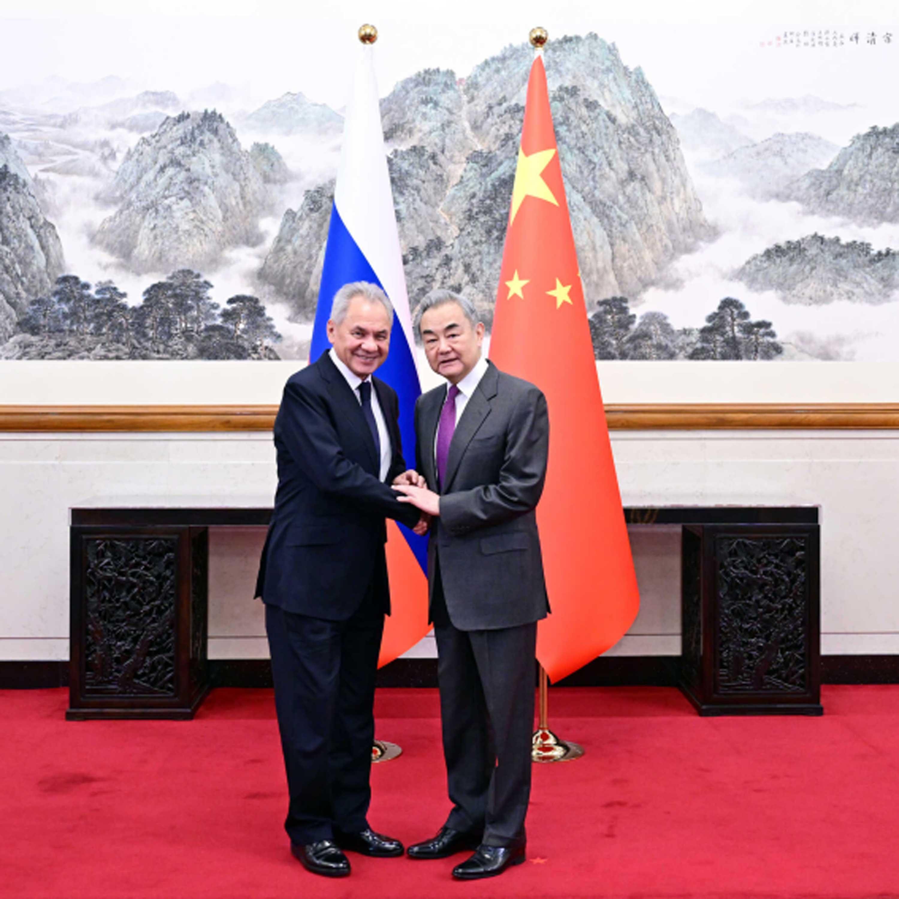 Top diplomat calls on China, Russia to build a better global governance system