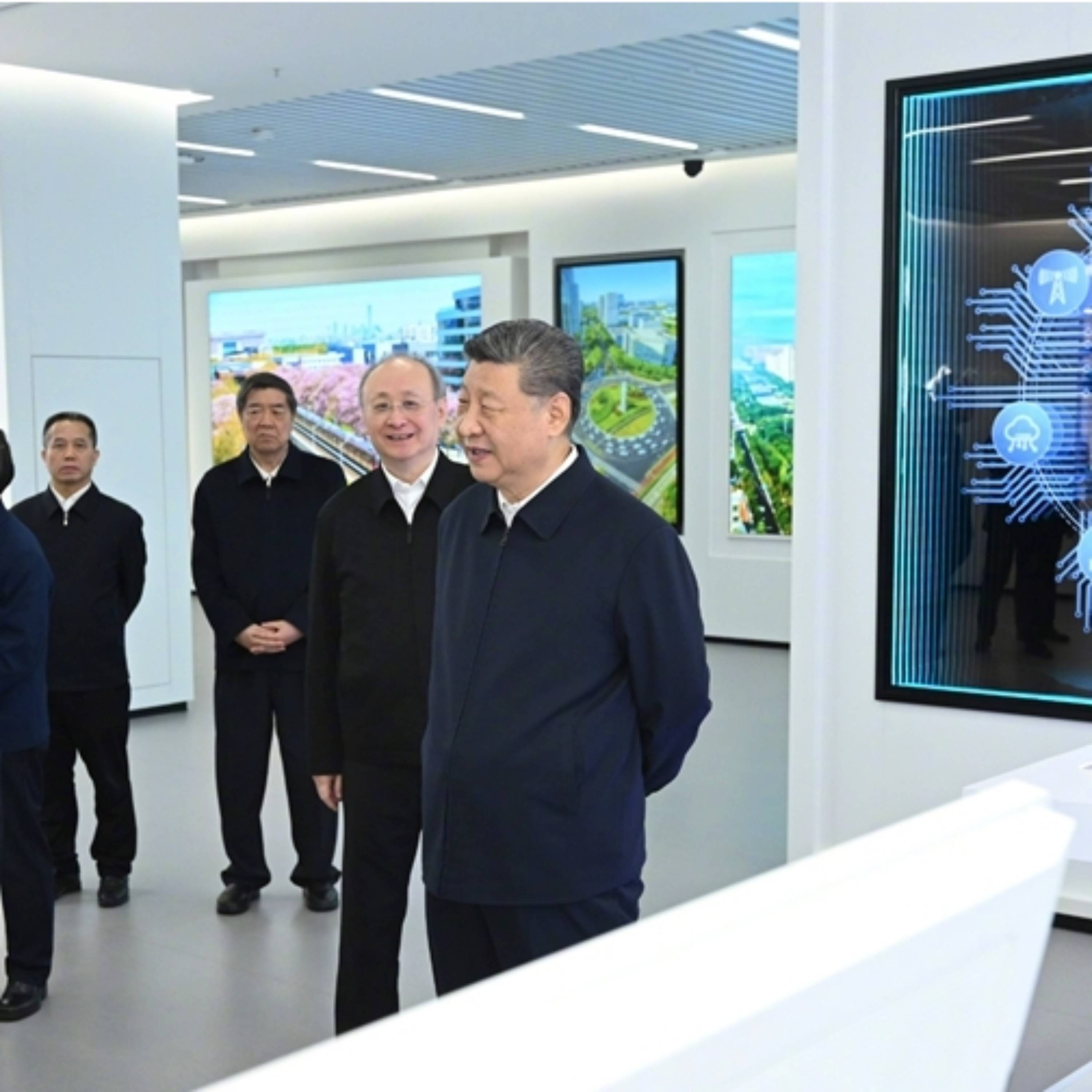 Xi Jinping visits IT innovation park in Beijing
