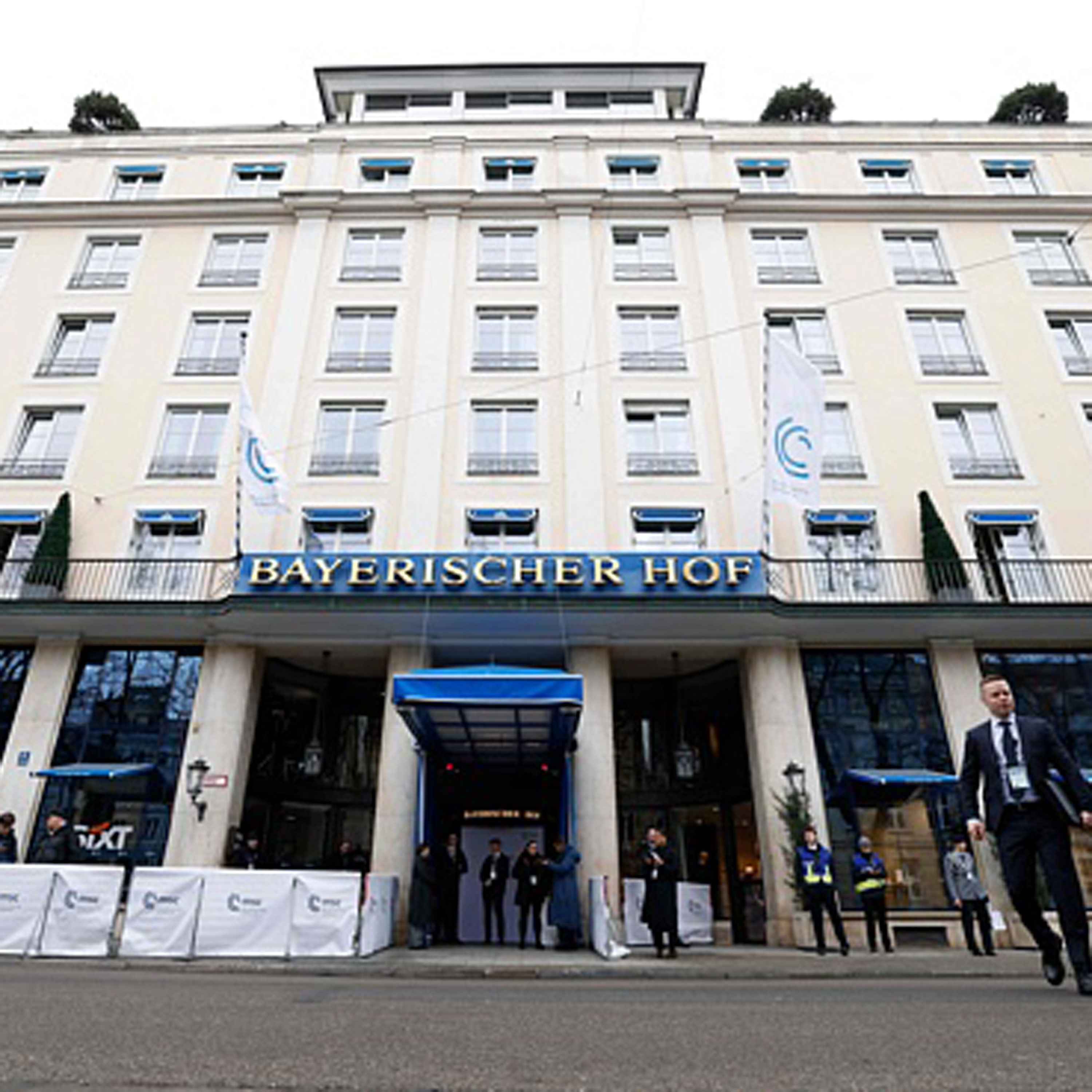 Chinese FM calls for win-win cooperation, dialogue at Munich Security Conference