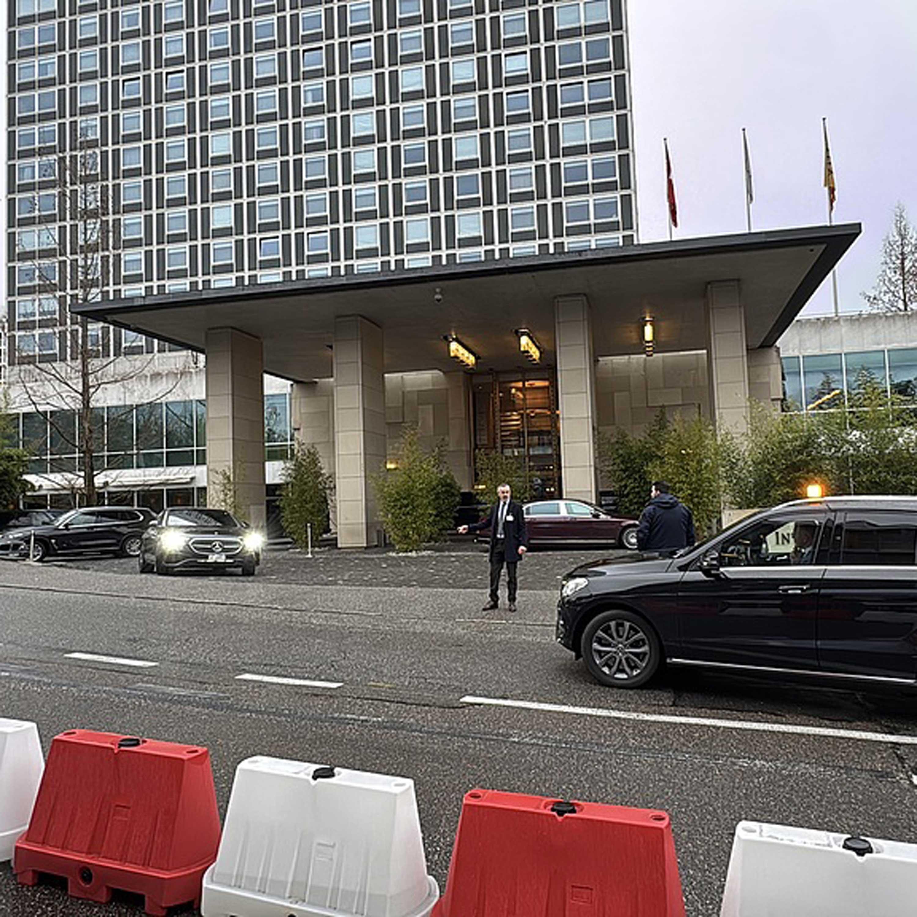 Latest round of trilateral talks on Ukraine ends