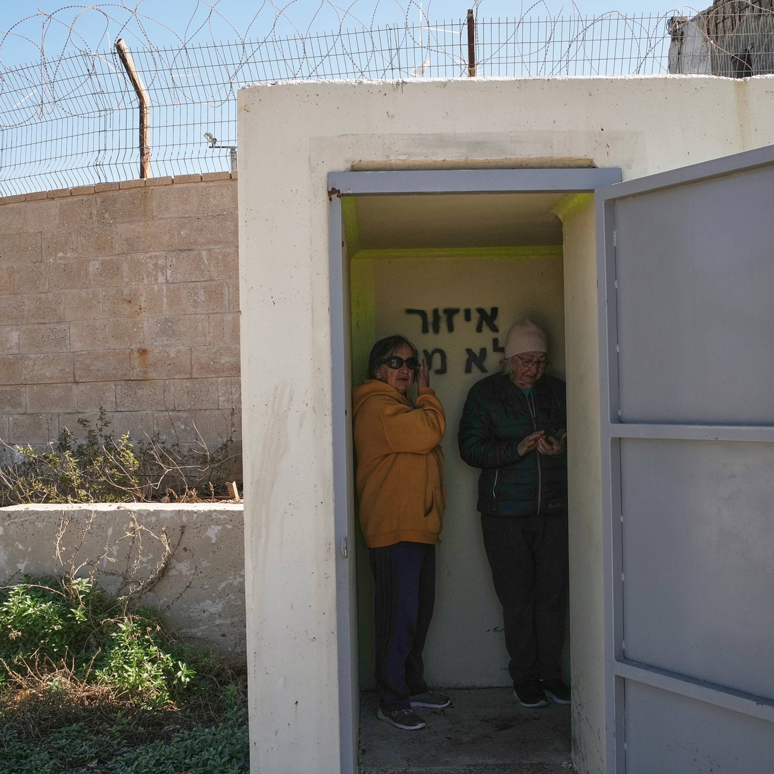 Iran launches missiles toward Israel