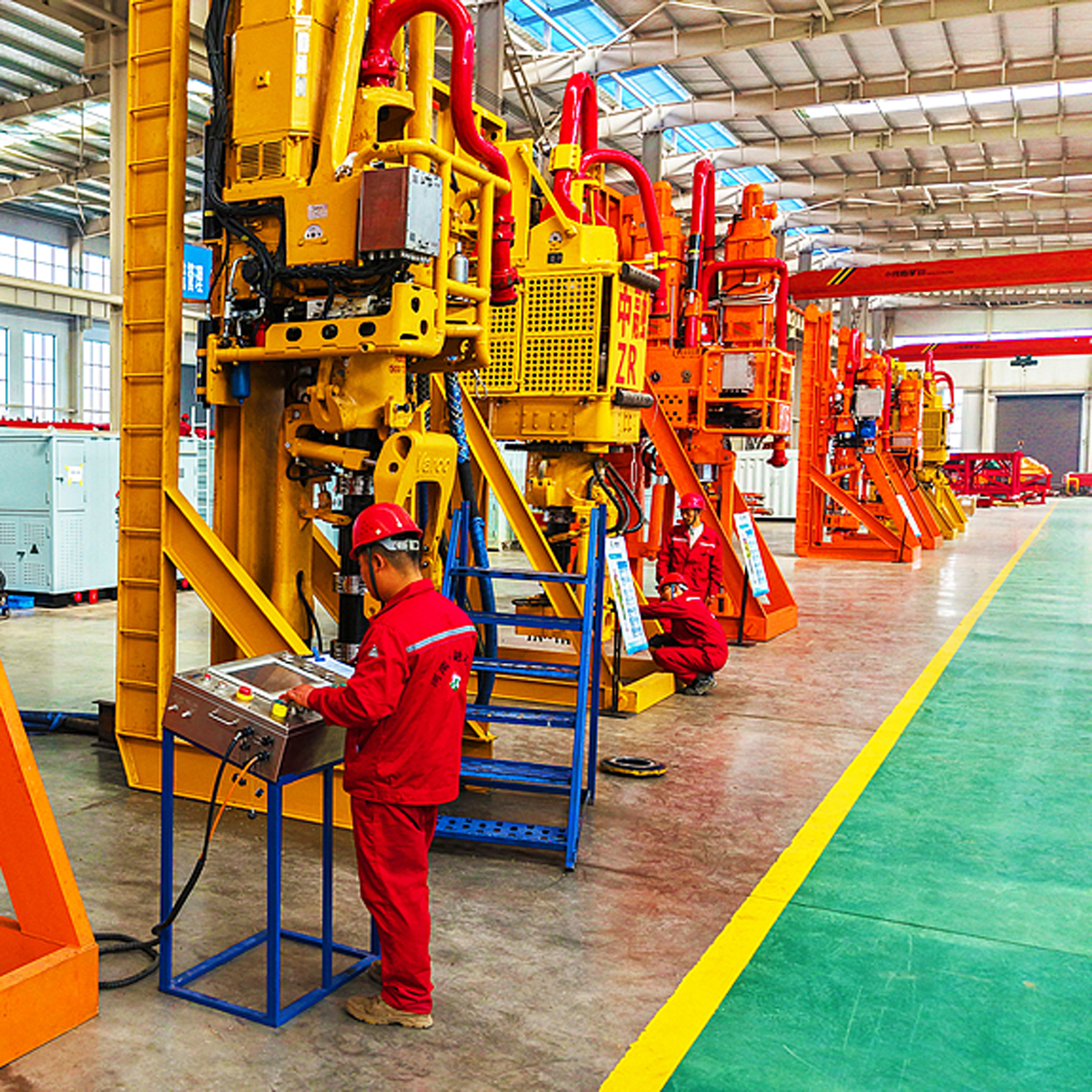 China's industrial output up 6.3 percent in first two months