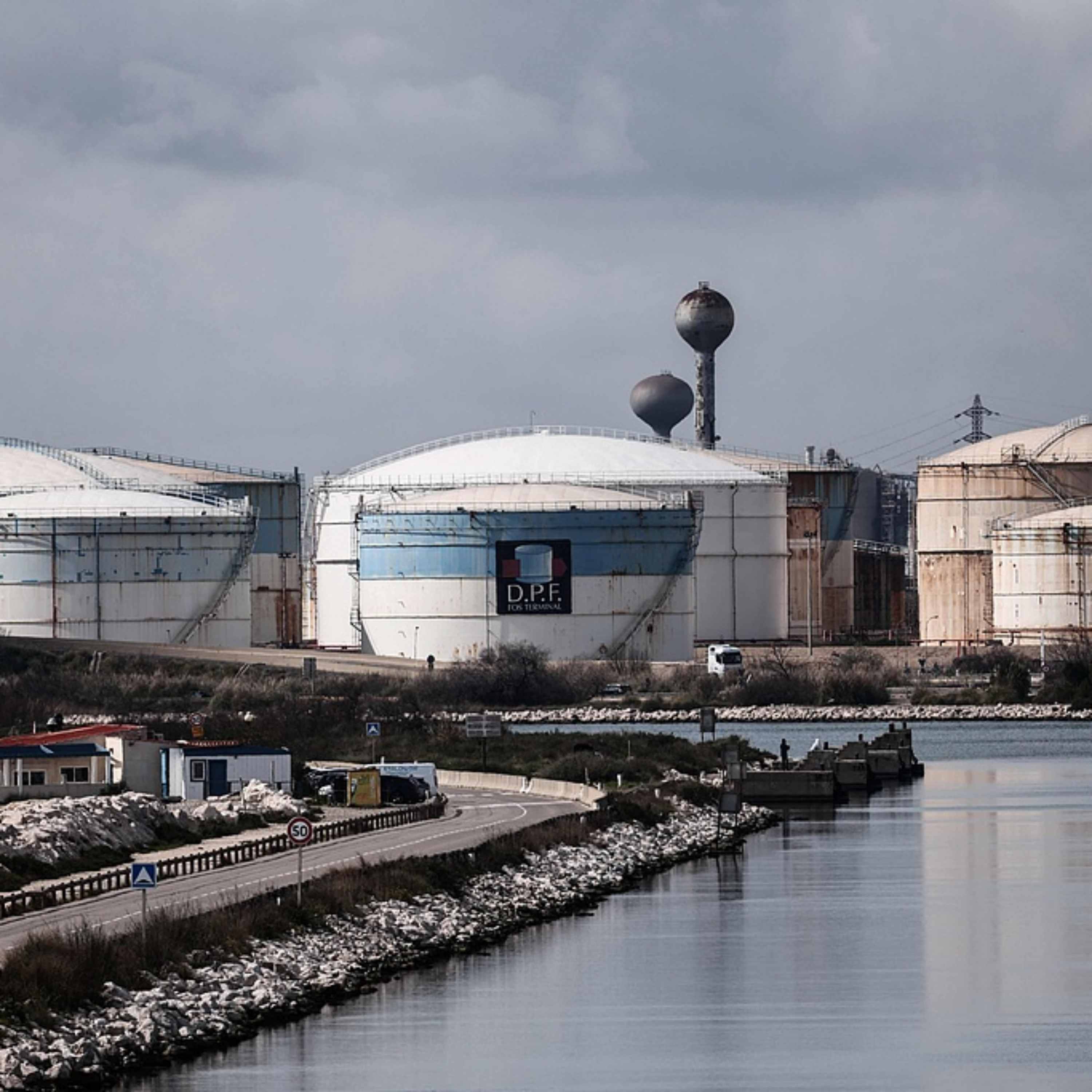 Initial volumes of emergency oil reserves already released: IEA