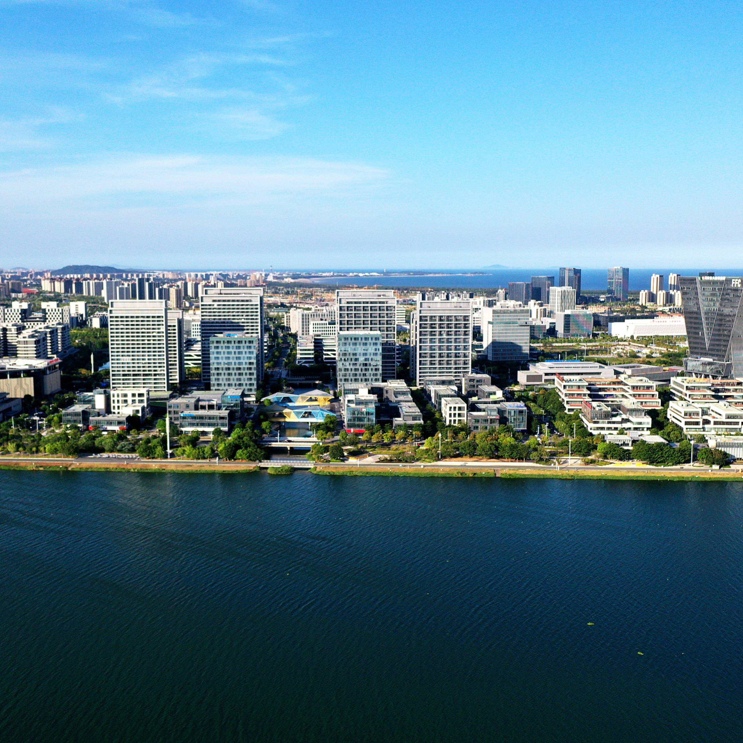 Chinese vice premier welcomes international companies to increase investment