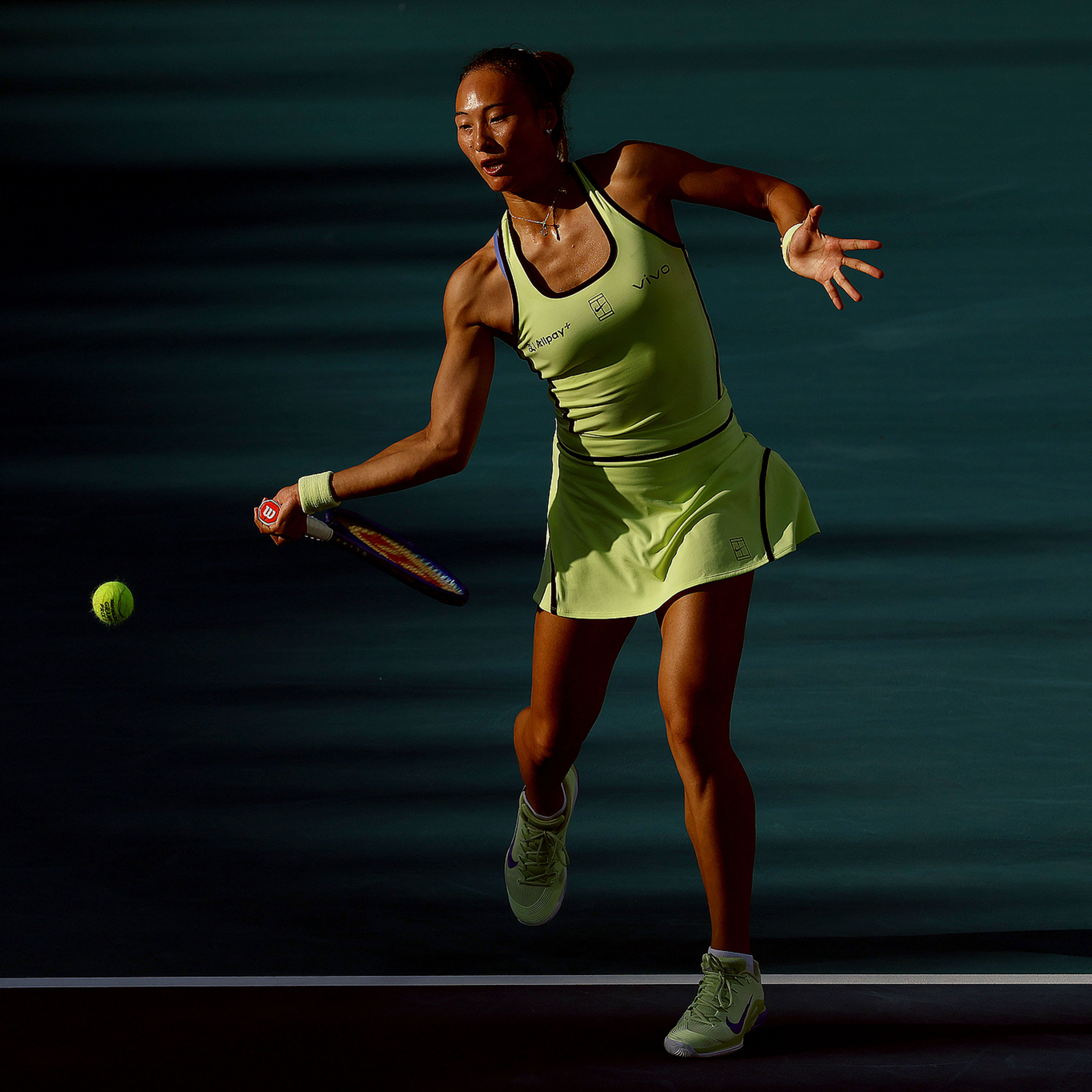 Zheng Qinwen fights back for gritty win, to face Sabalenka at Miami Open