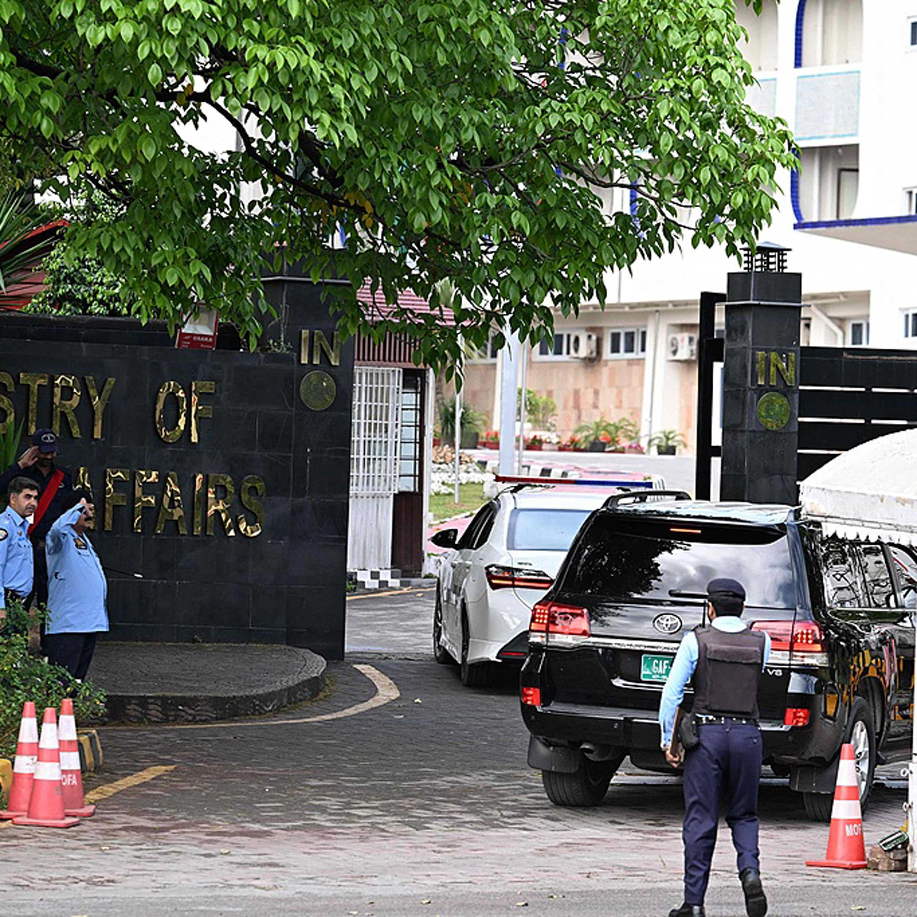 Quadrilateral FMs meeting backs Pakistan's initiative to host U.S.-Iran talks