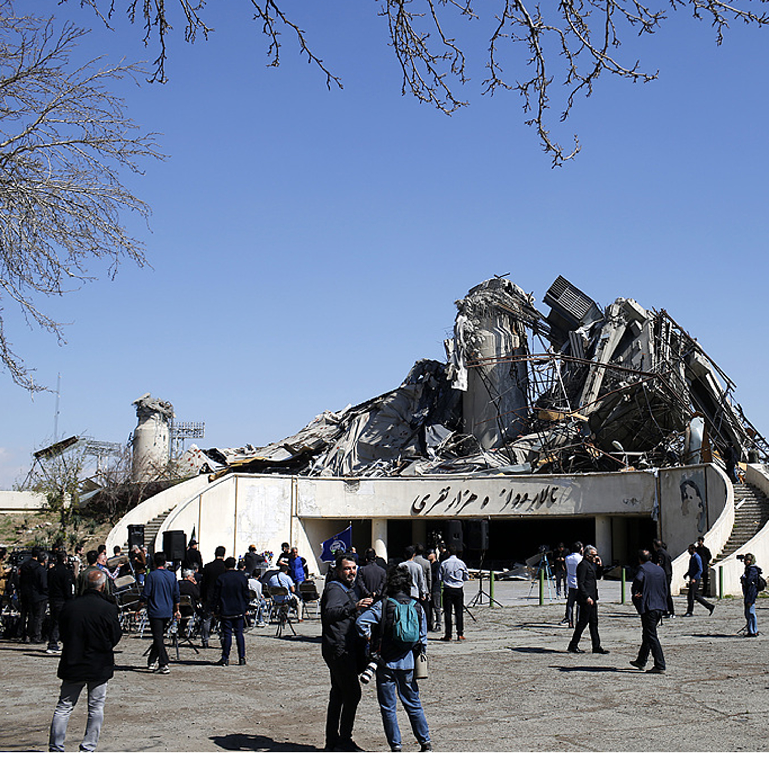 Iran's FM says Tehran seeks "conclusive, lasting" end to war