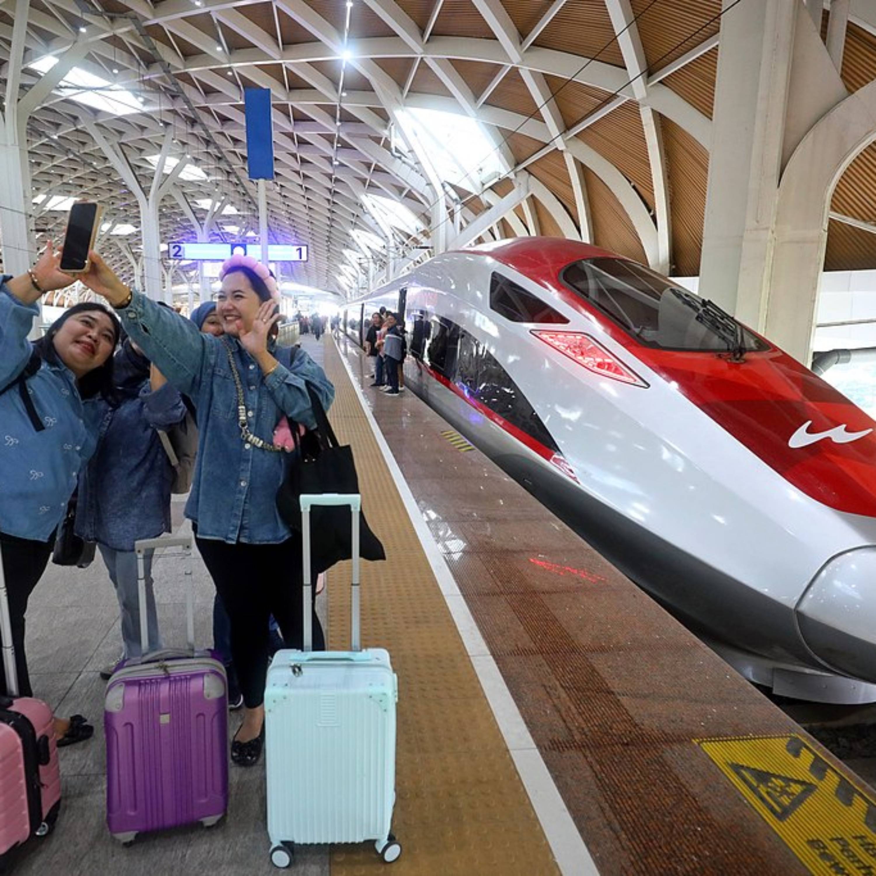 Jakarta-Bandung High-Speed Railway handles over 15 mln passenger trips