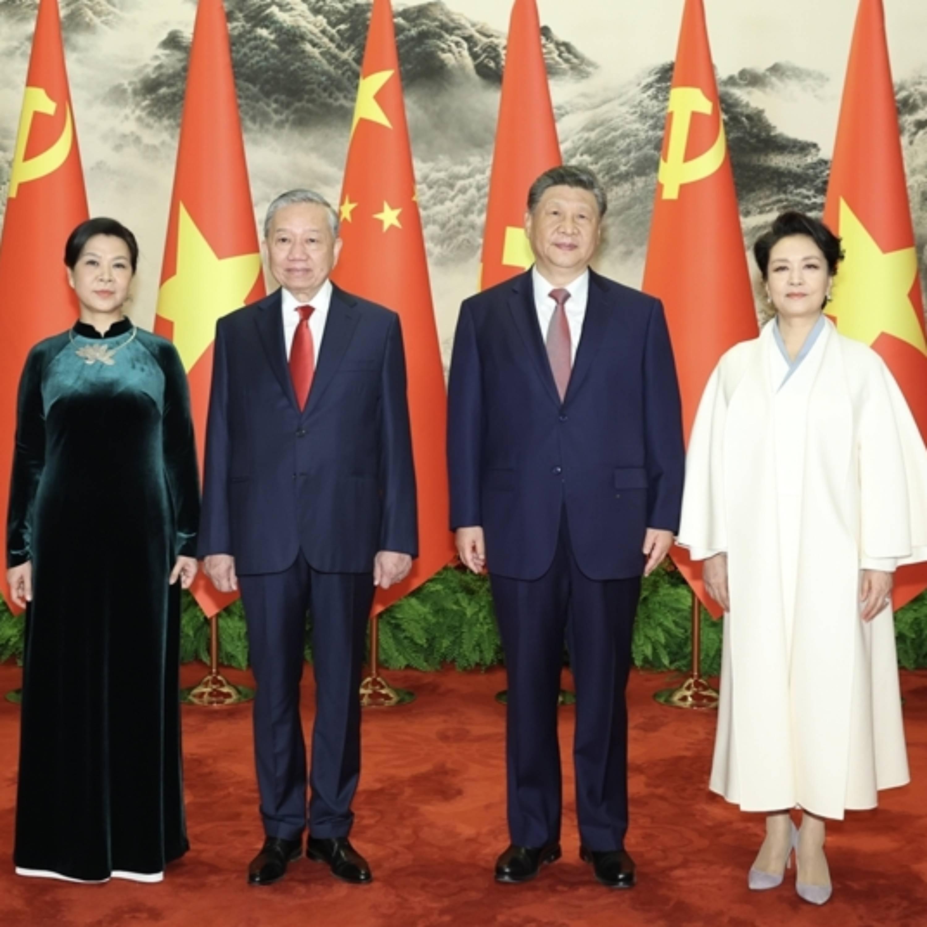 General Secretary Xi Jinping stresses cooperation with Vietnam in Party-to-Party ties, modernization