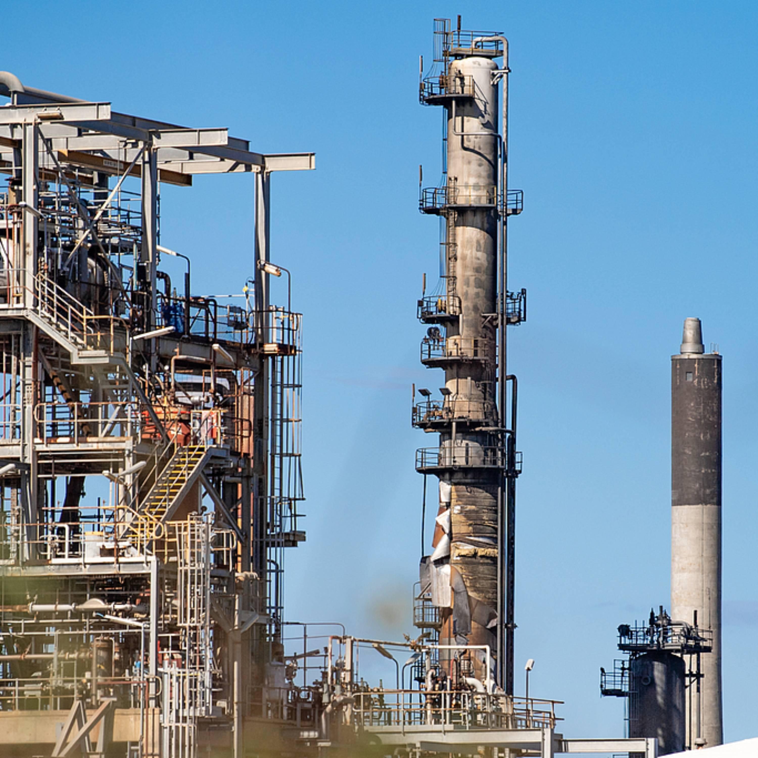 Equipment failure blamed for major fire at Australian oil refinery
