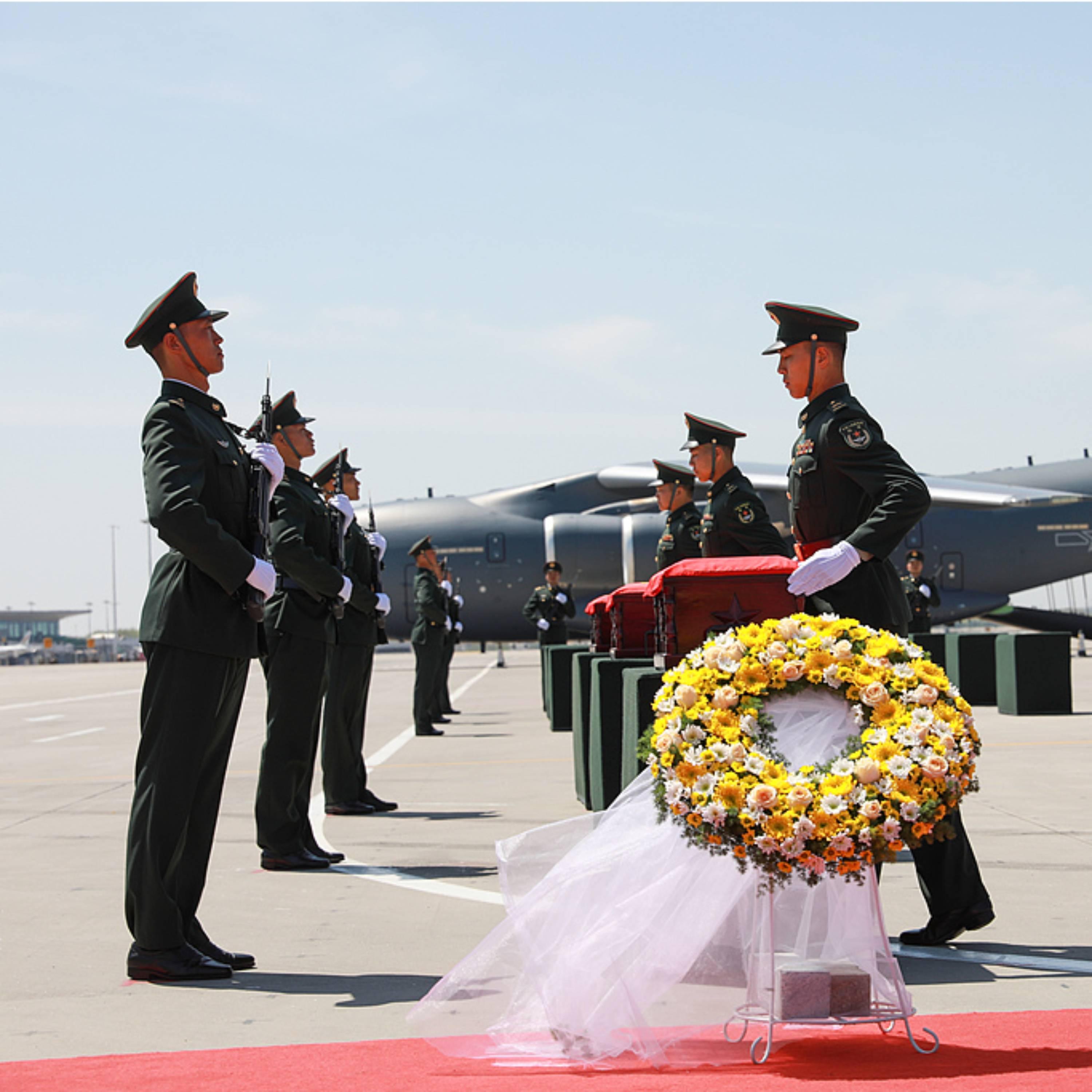 China honors 12 CPV martyrs as remains return from South Korea