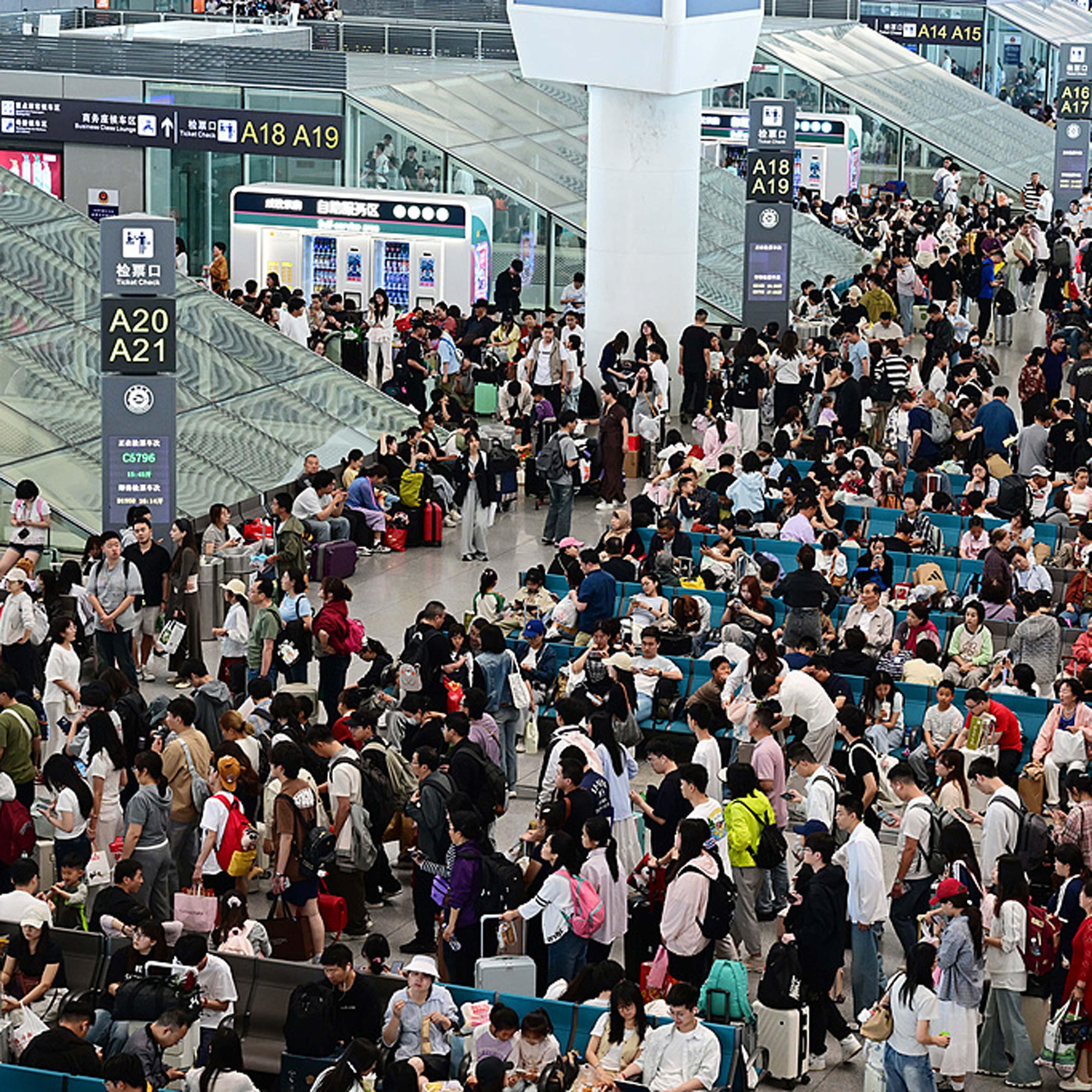 China's railways see return travel surge