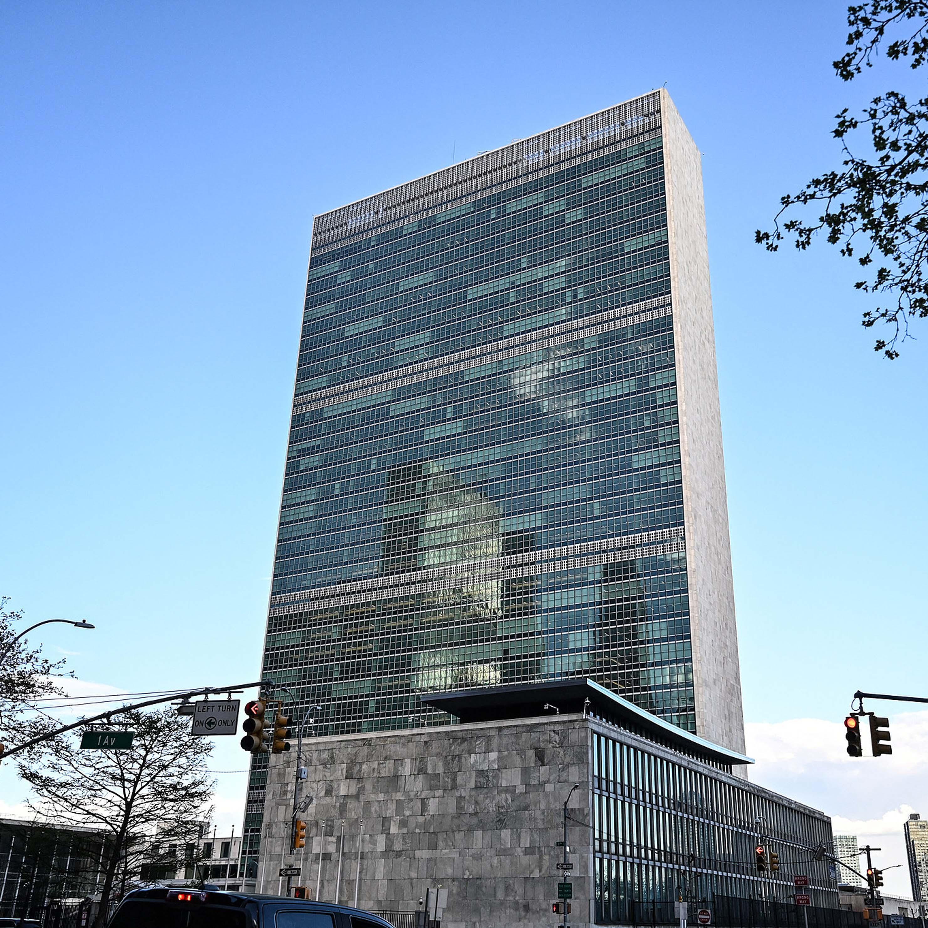 Chinese envoy calls for vigilance  against Japan's nuclear ambitions