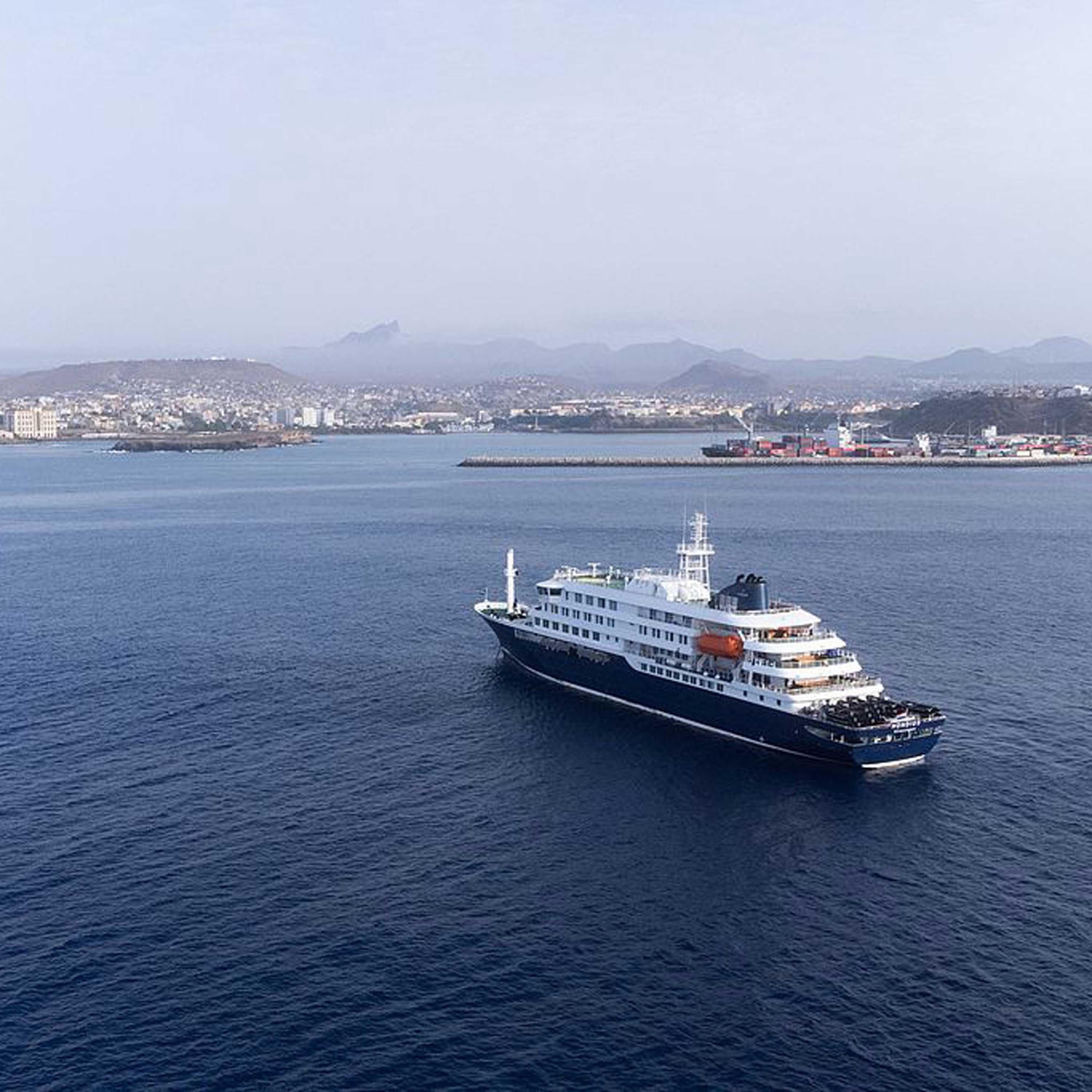 Spain to receive cruise ship amid hantavirus outbreak