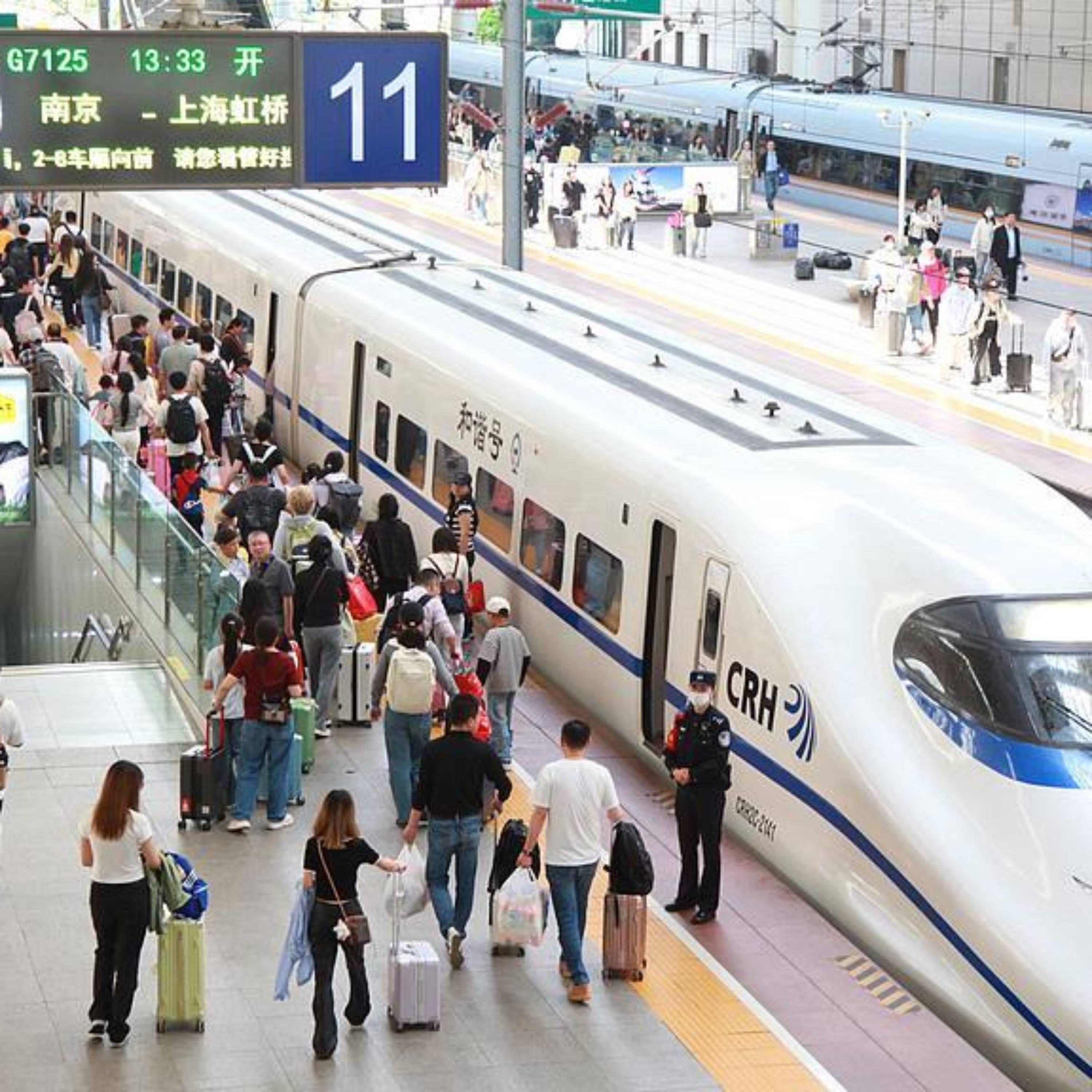 China's railway trips climb 6.8 pct in first four months
