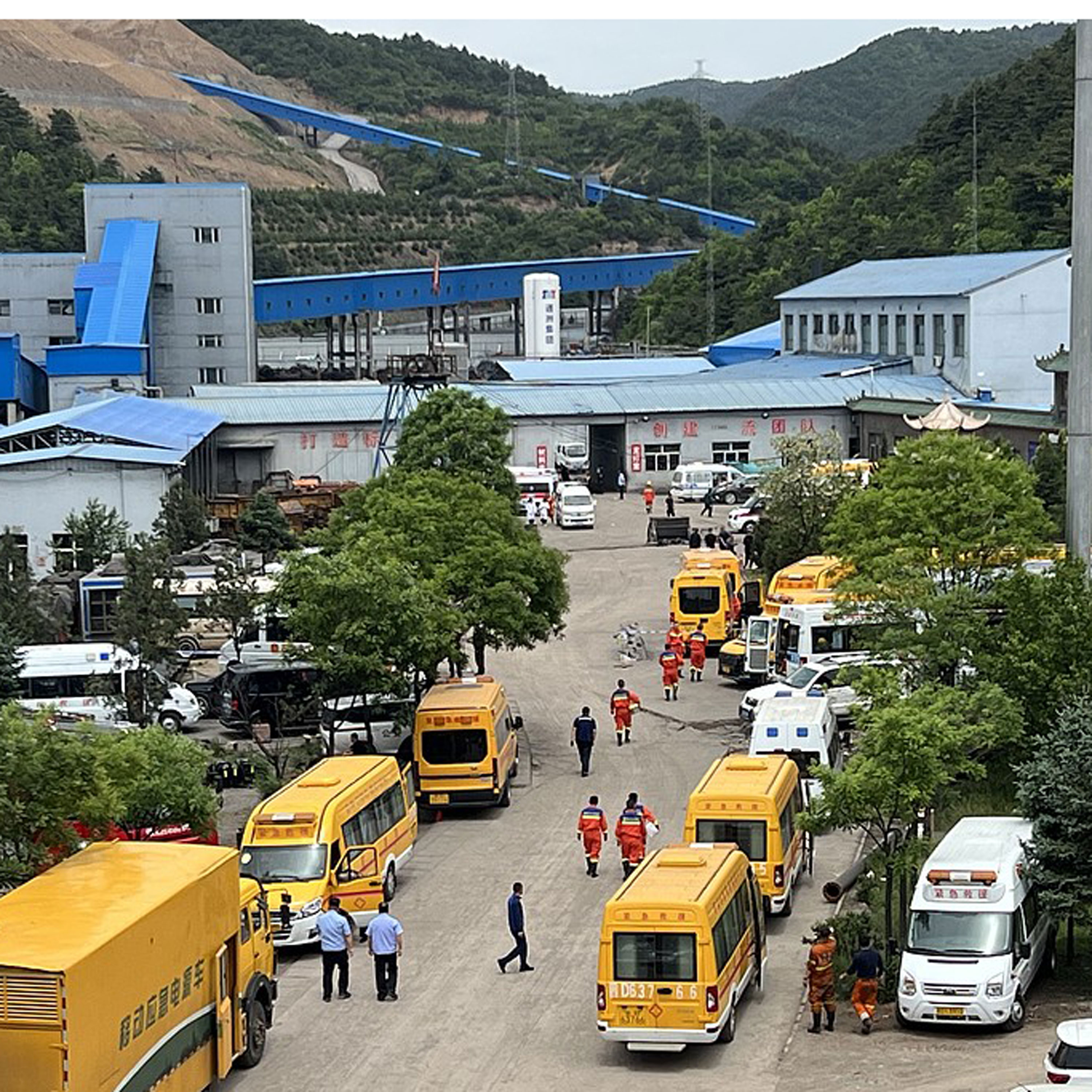 Rescue efforts underway after coal mine accident in north China