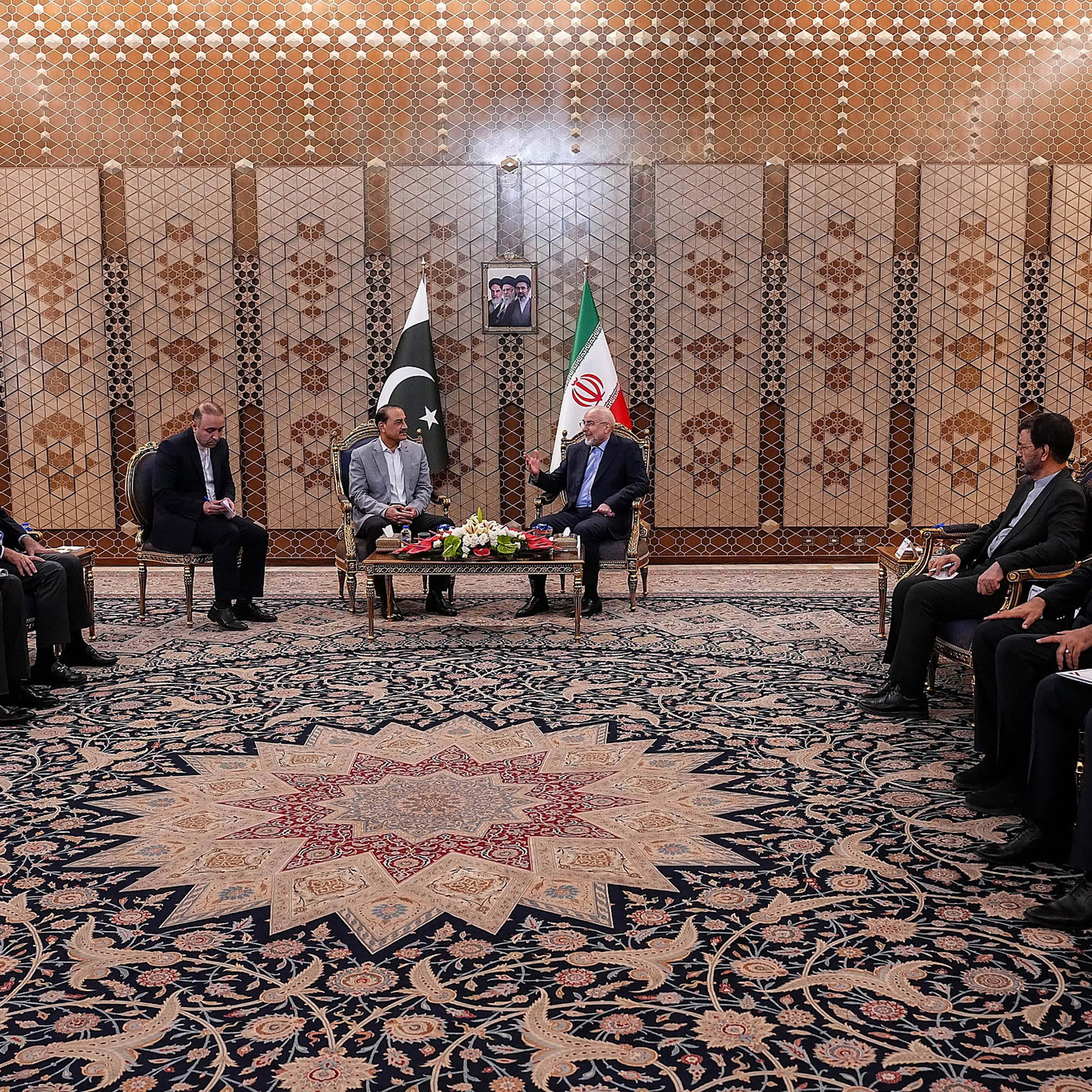 Pakistani army chief's talks with Iran make encouraging progress to promote de-escalation