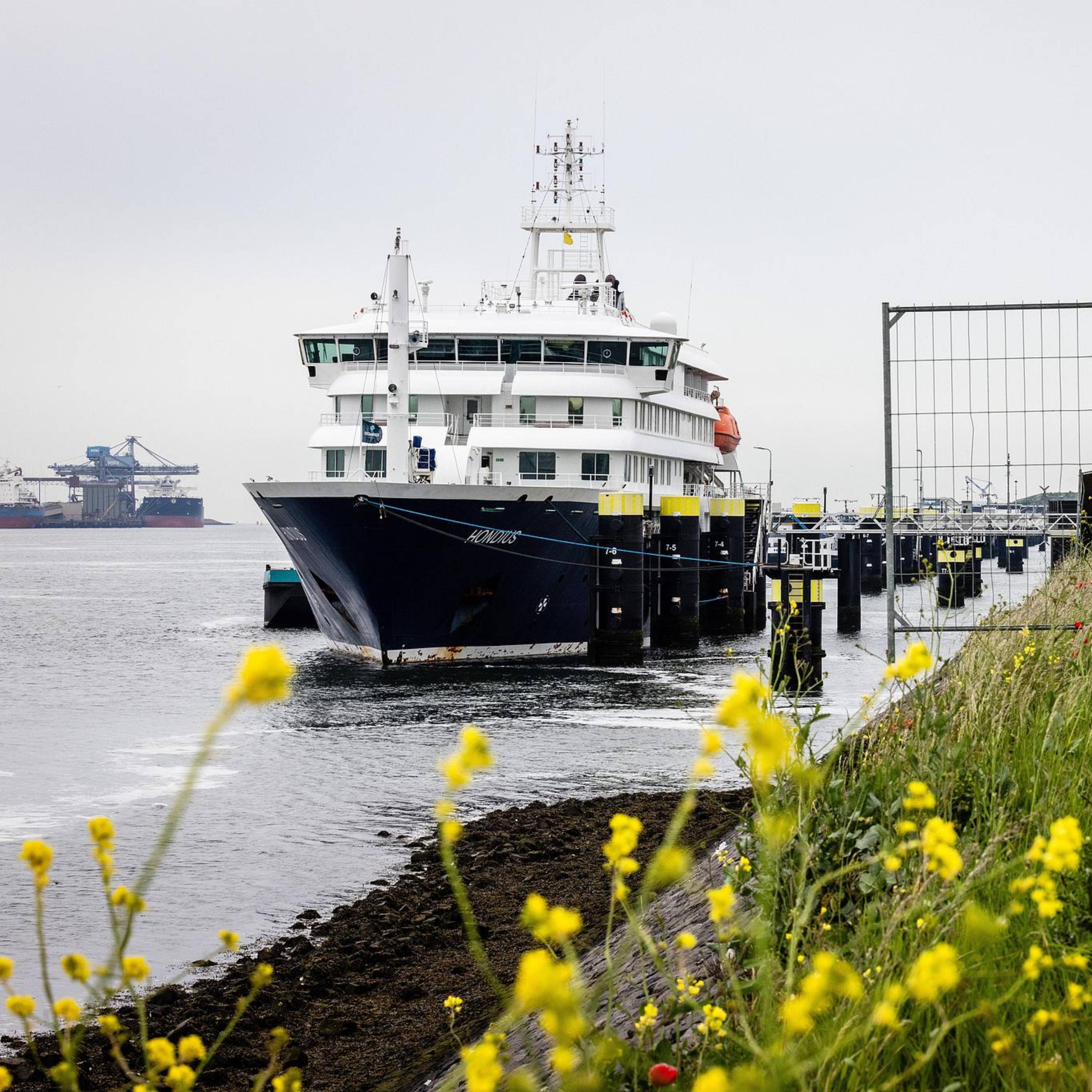Hantavirus-hit cruise ship cleared to resume service