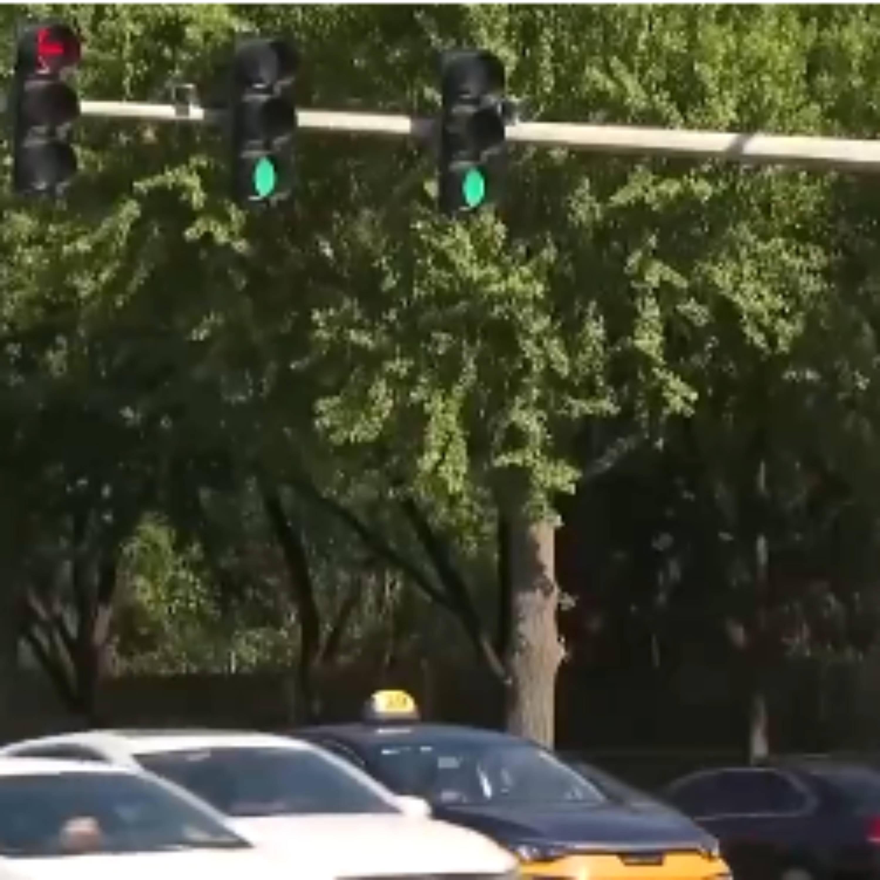 AI-powered traffic lights help reduce congestion in Beijing
