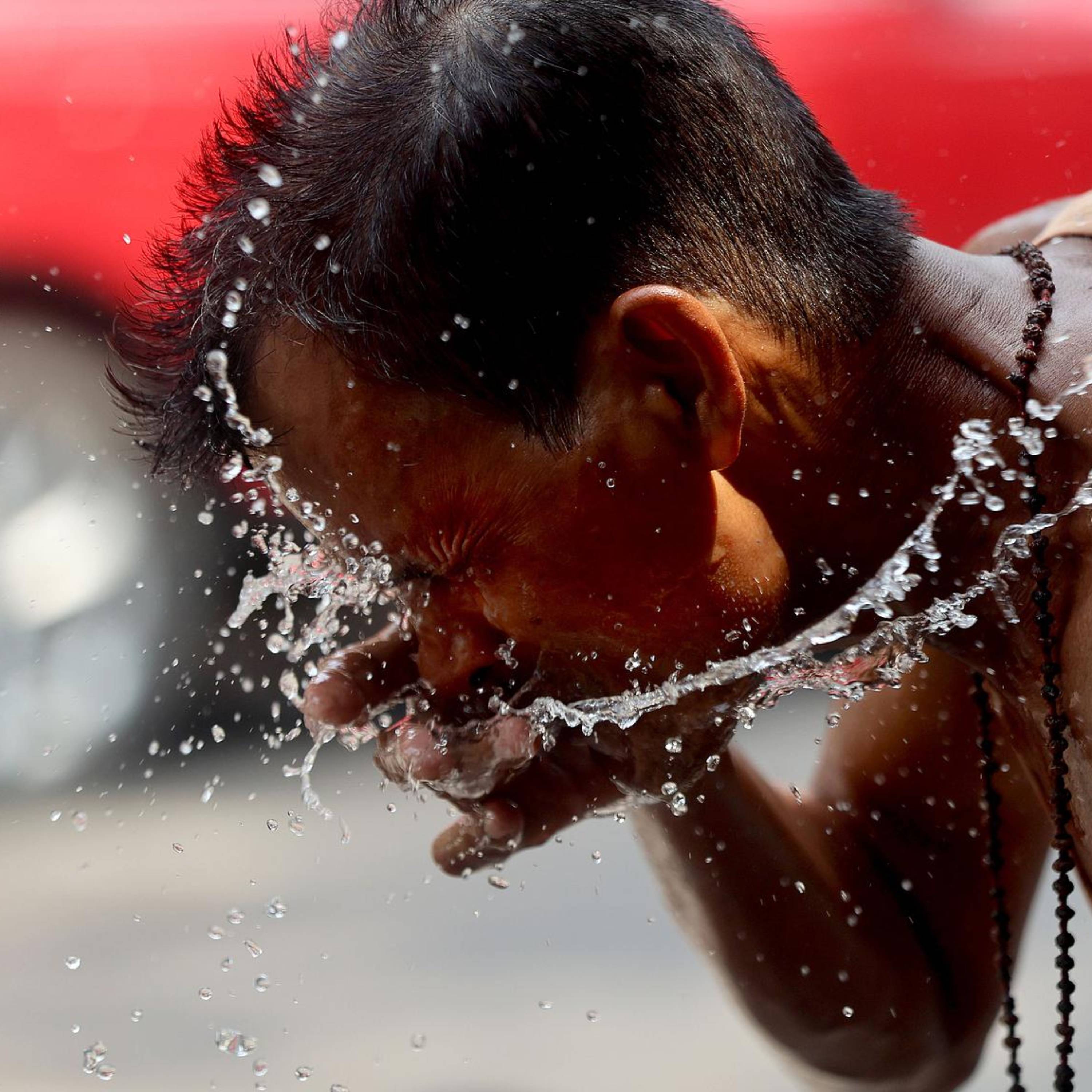 Intense heatwave grips Bangladesh, 4 deaths reported