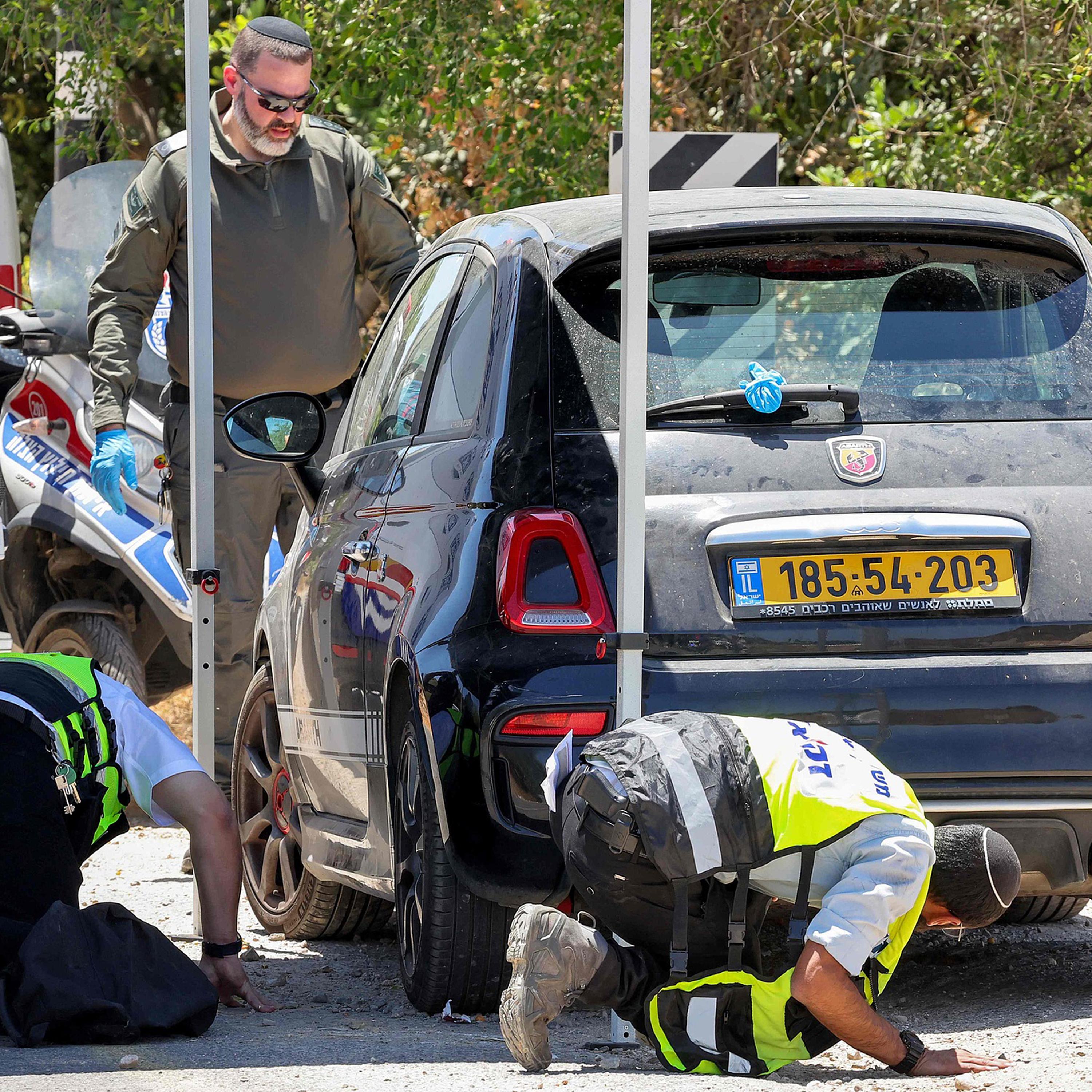 1 killed, 5 injured in suspected terror shooting in central Israel episode artwork