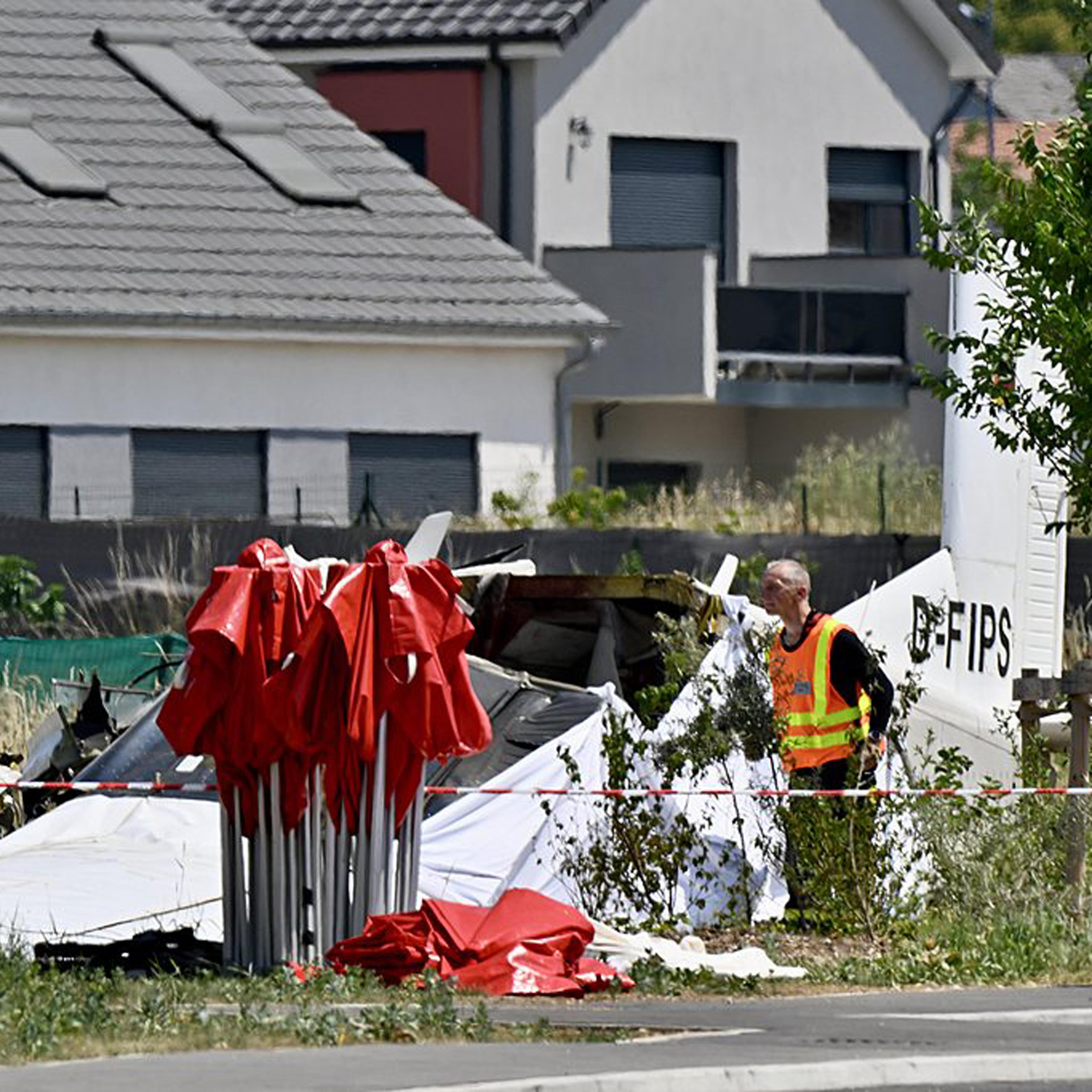 25 people dead in separate aviation crashes in France, Saudi Arabia episode artwork