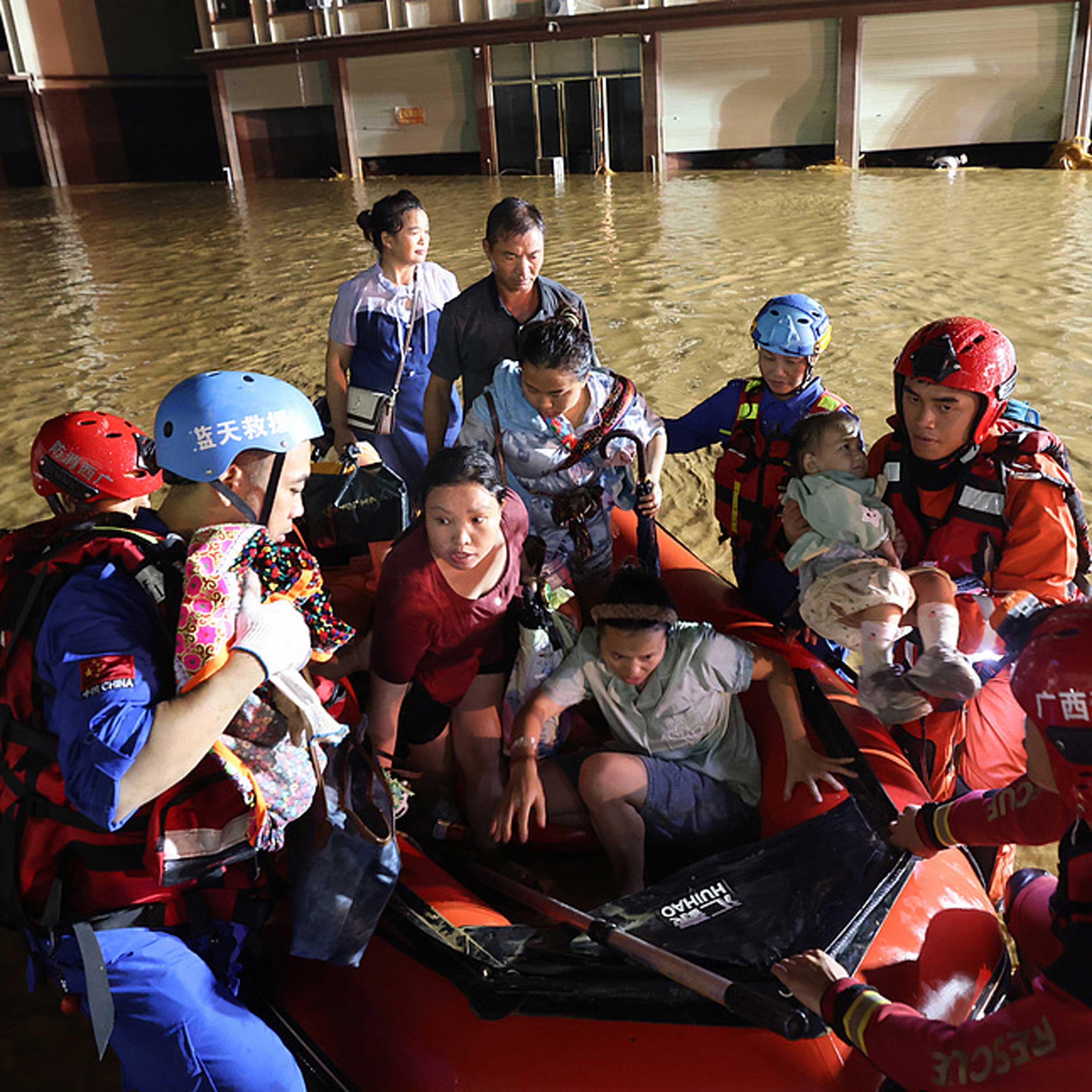 Flood alert upgraded to highest level in south China's Guangxi, Guangdong episode artwork