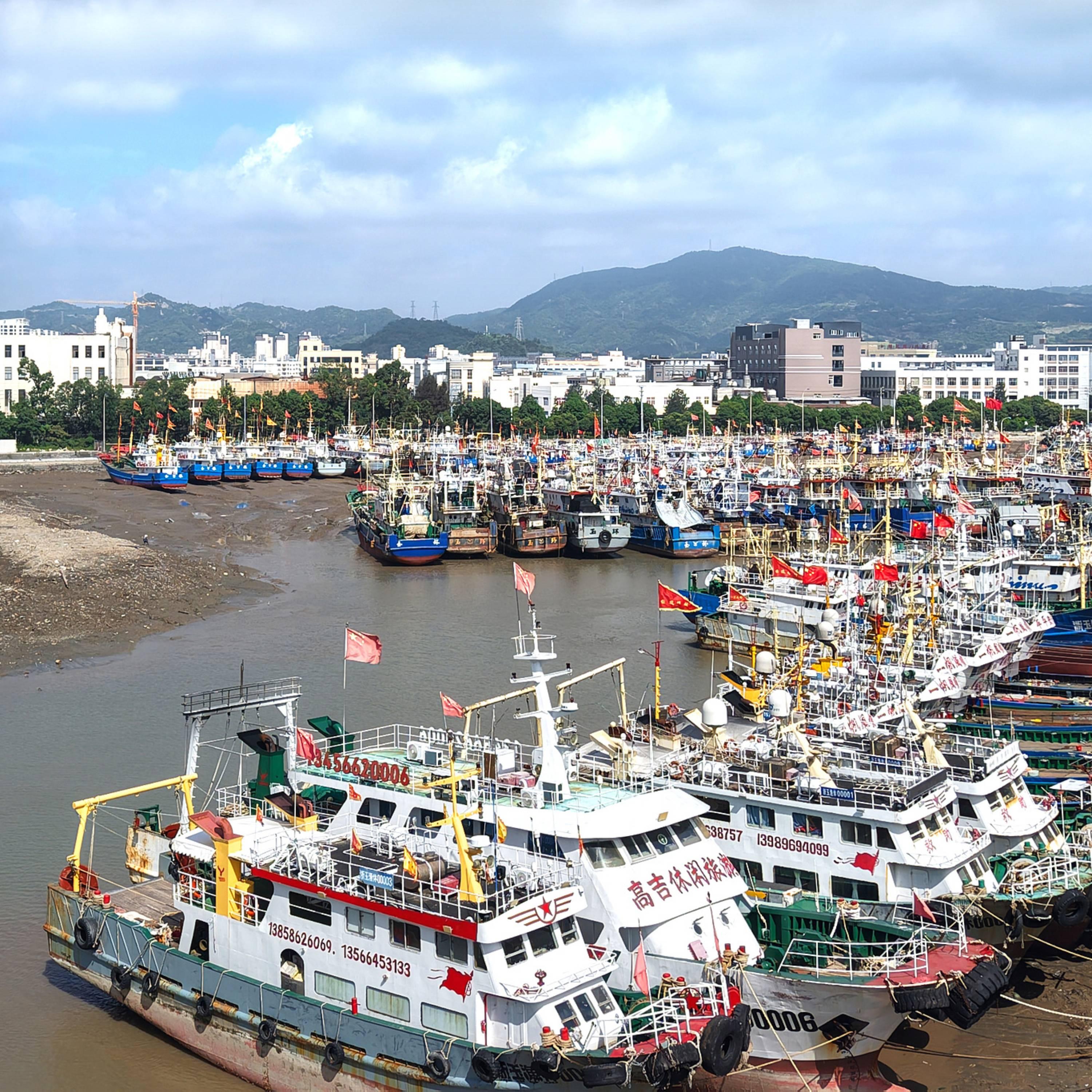 China activates flood, typhoon emergency response for Zhejiang, Fujian episode artwork