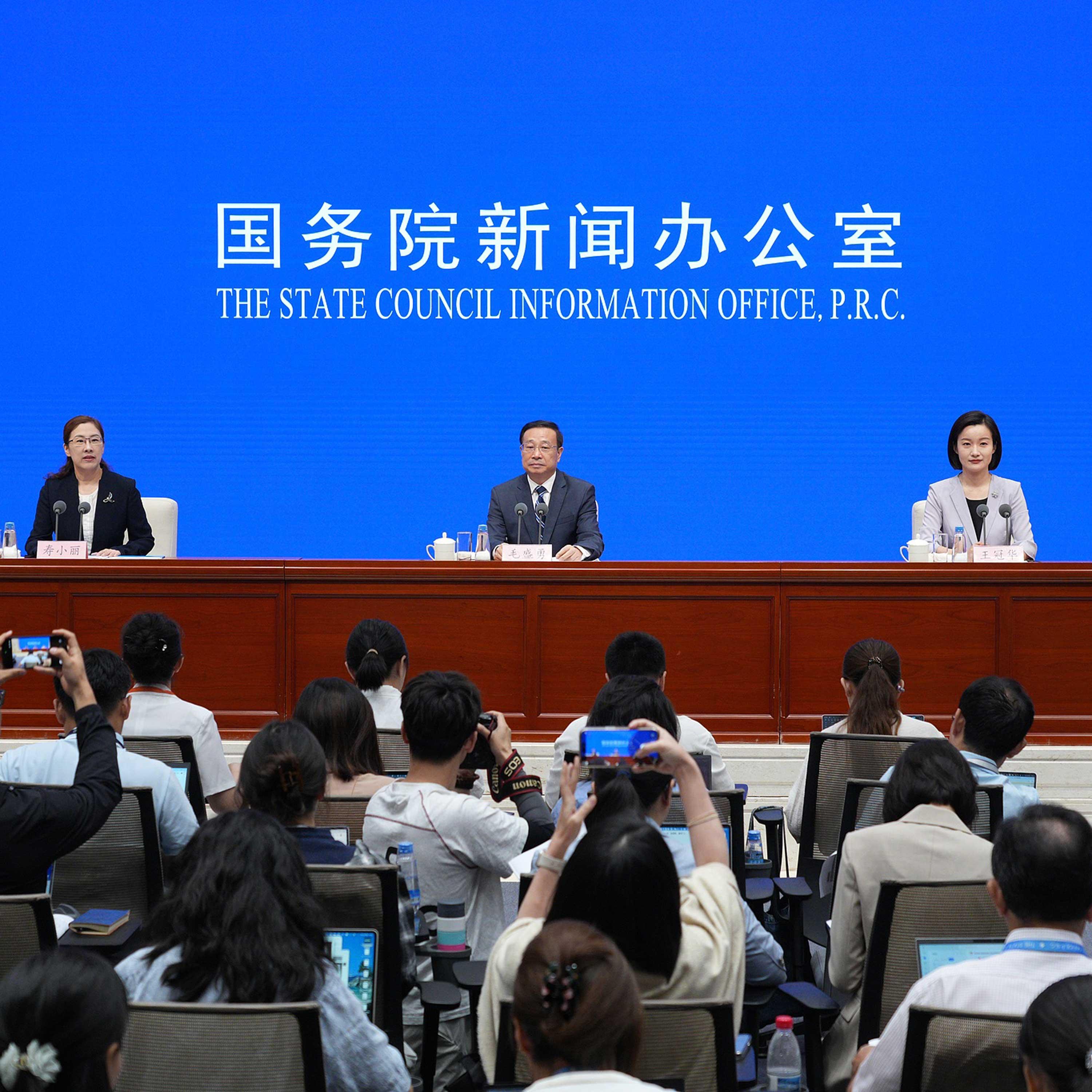 China's H1 GDP grows 4.7 percent