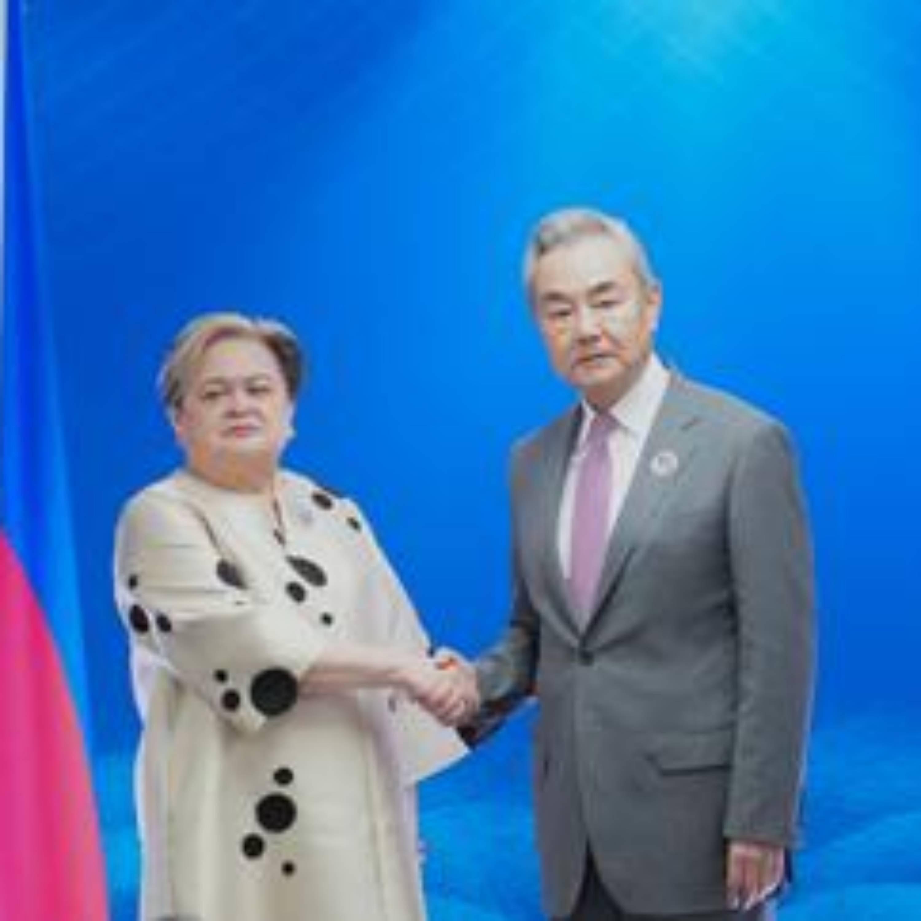 The Philippines must make correct decisions as ties reach crossroads: Chinese FM