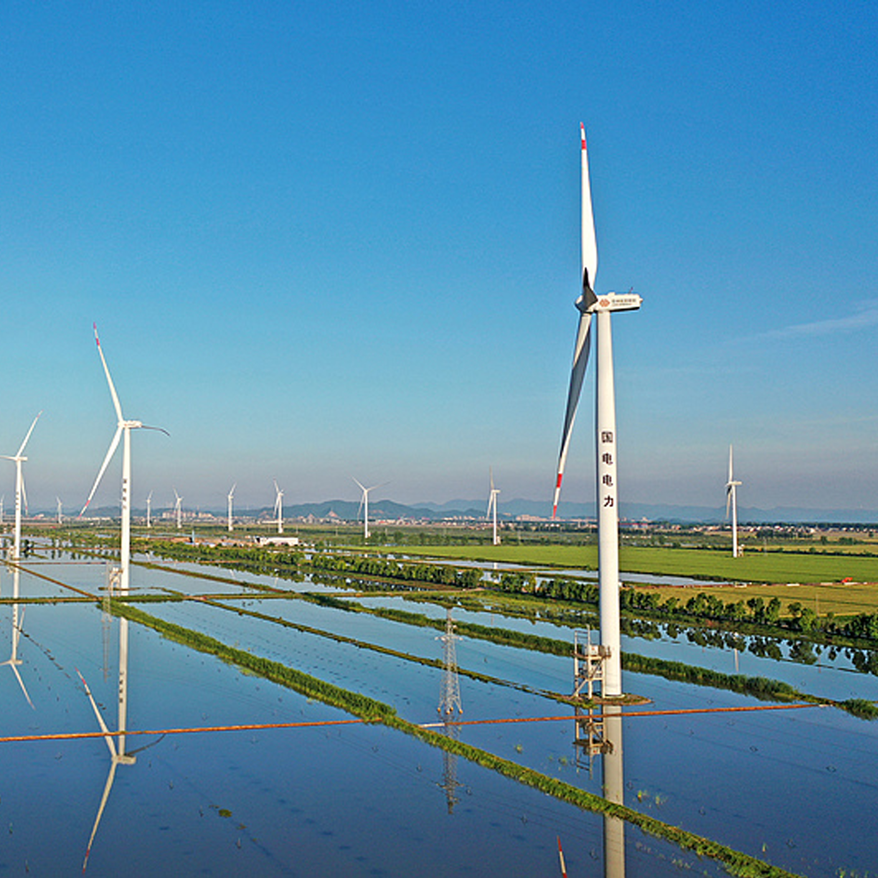 How does China plan to peak carbon emissions by 2030?