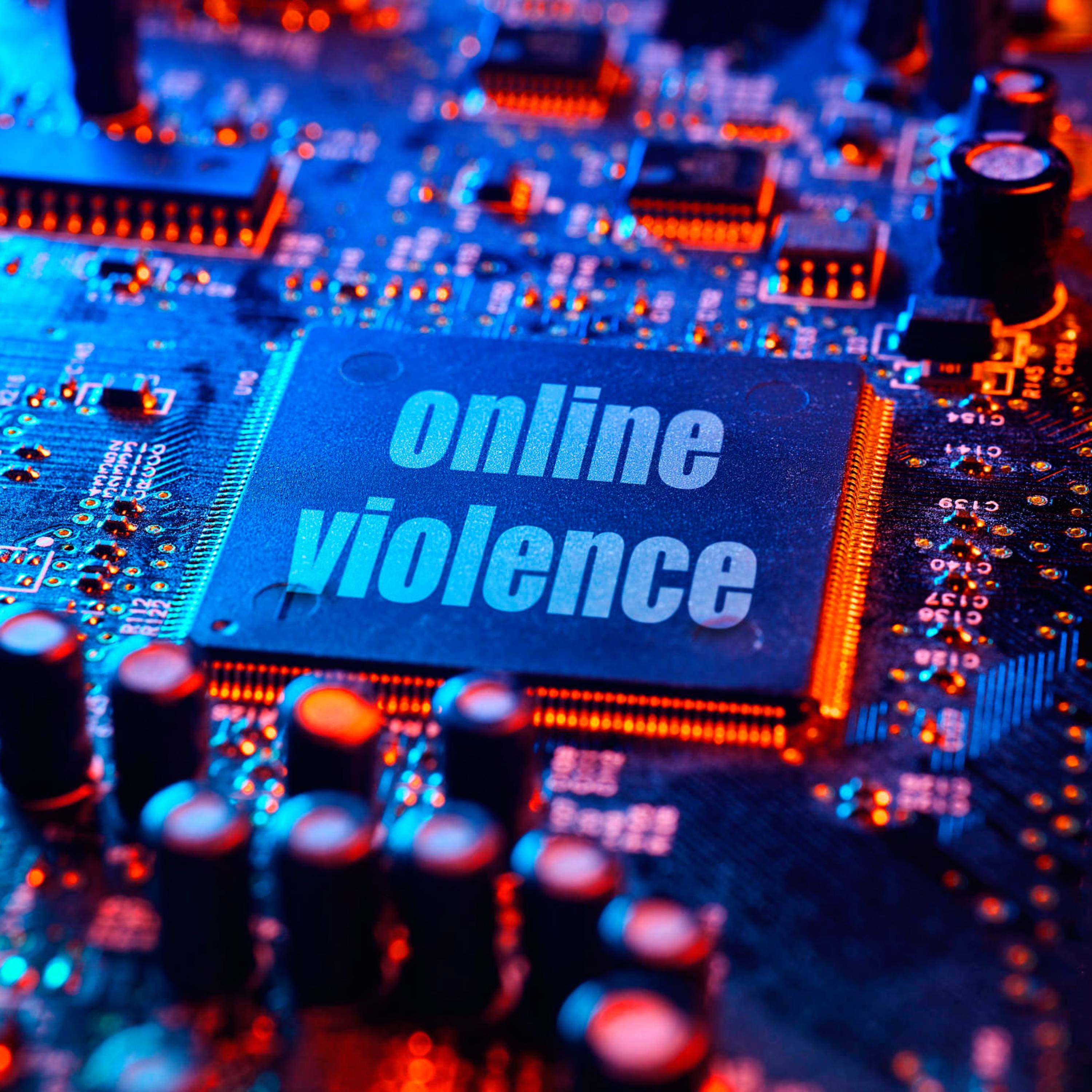 China mulls law against cyber abuse