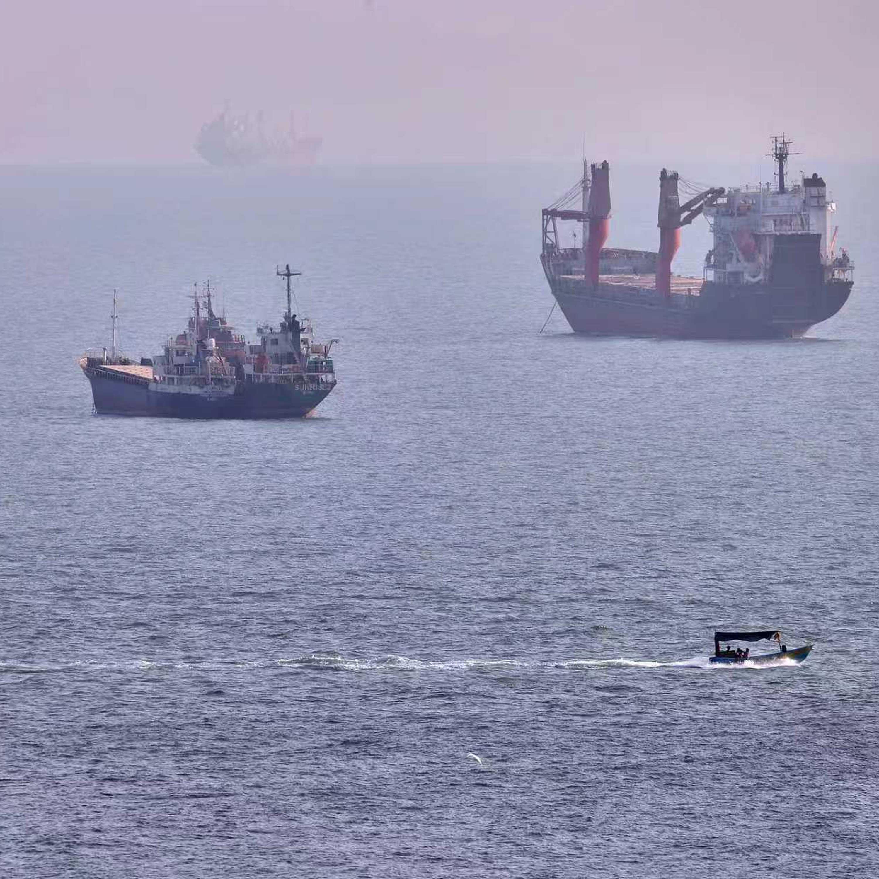 Iran, Oman reach initial understanding on reopening Strait of Hormuz: media