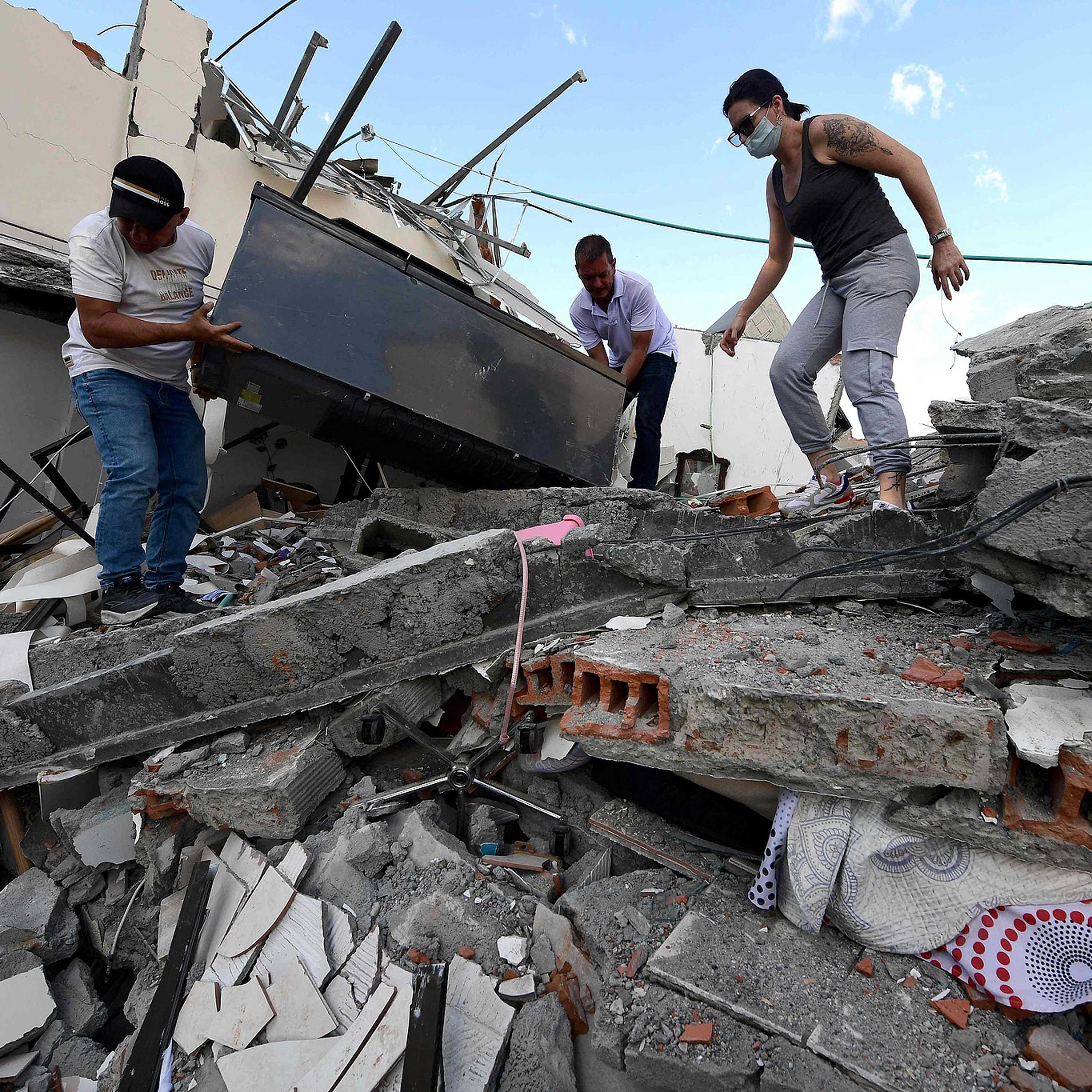 Venezuela, EU offer help after Colombia earthquake kills more than 130 episode artwork