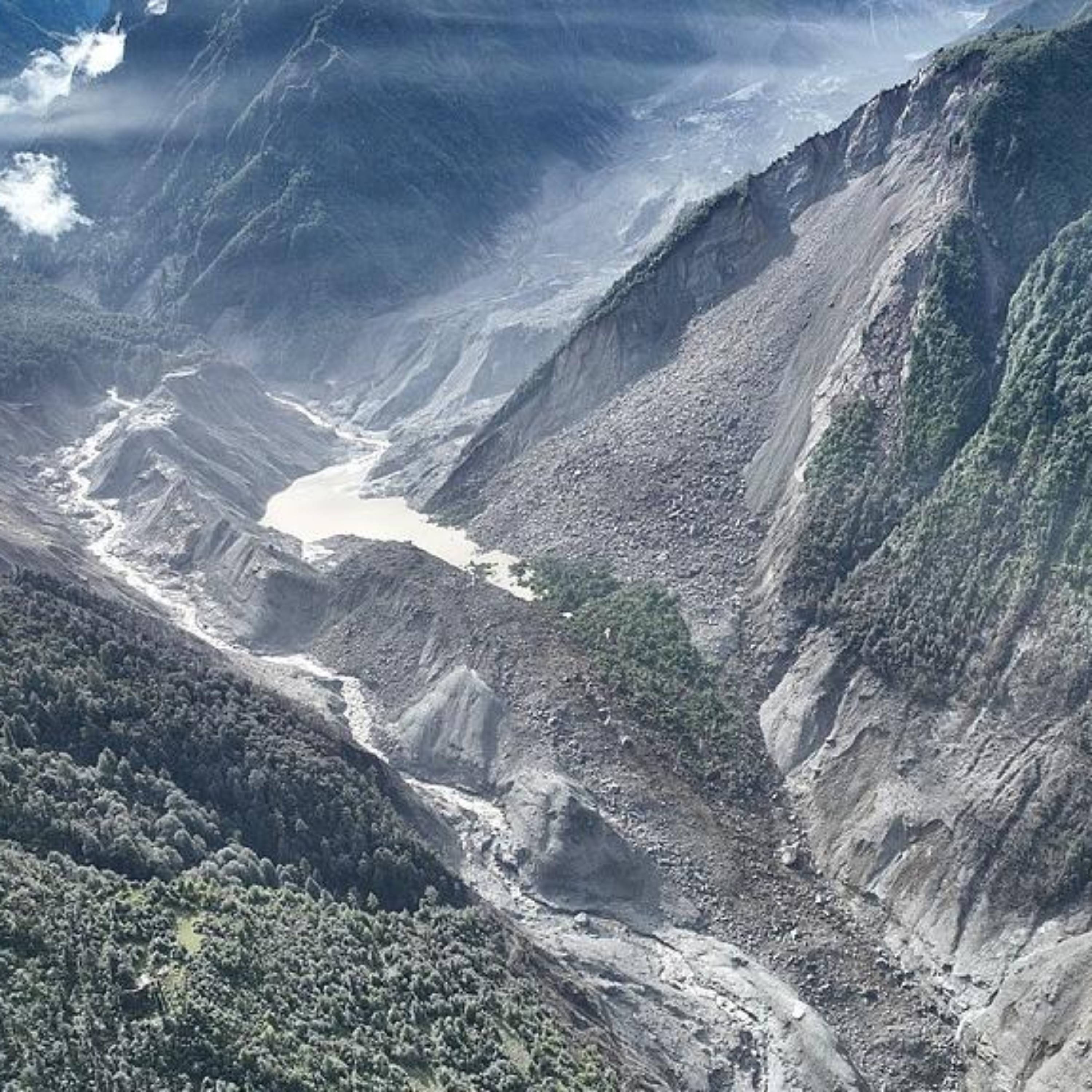 2 rescued, 3 dead, 558 missing after mudslide hits border port in China's Xizang episode artwork