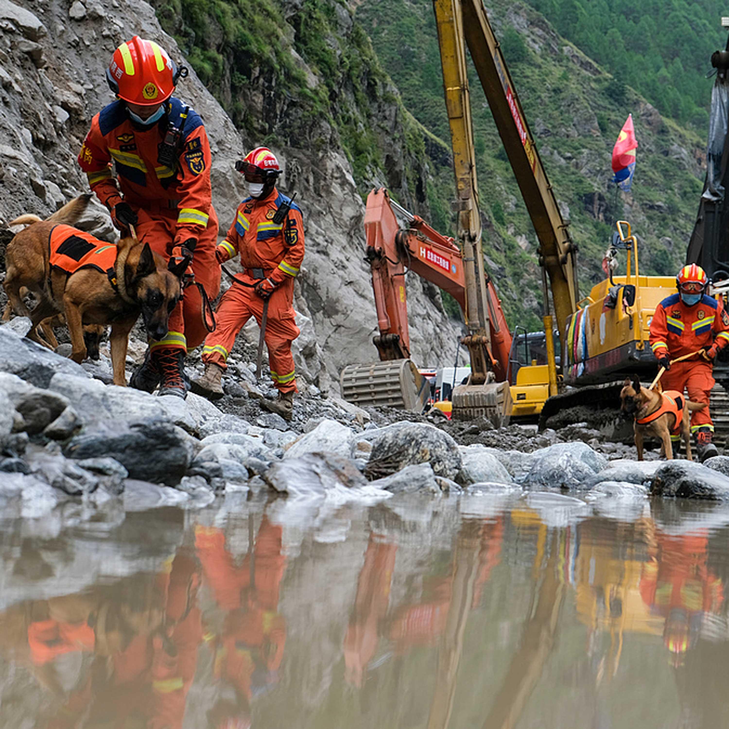 Mudslide rescue efforts intensify in Xizang as death toll rises to 16, with 546 missing episode artwork