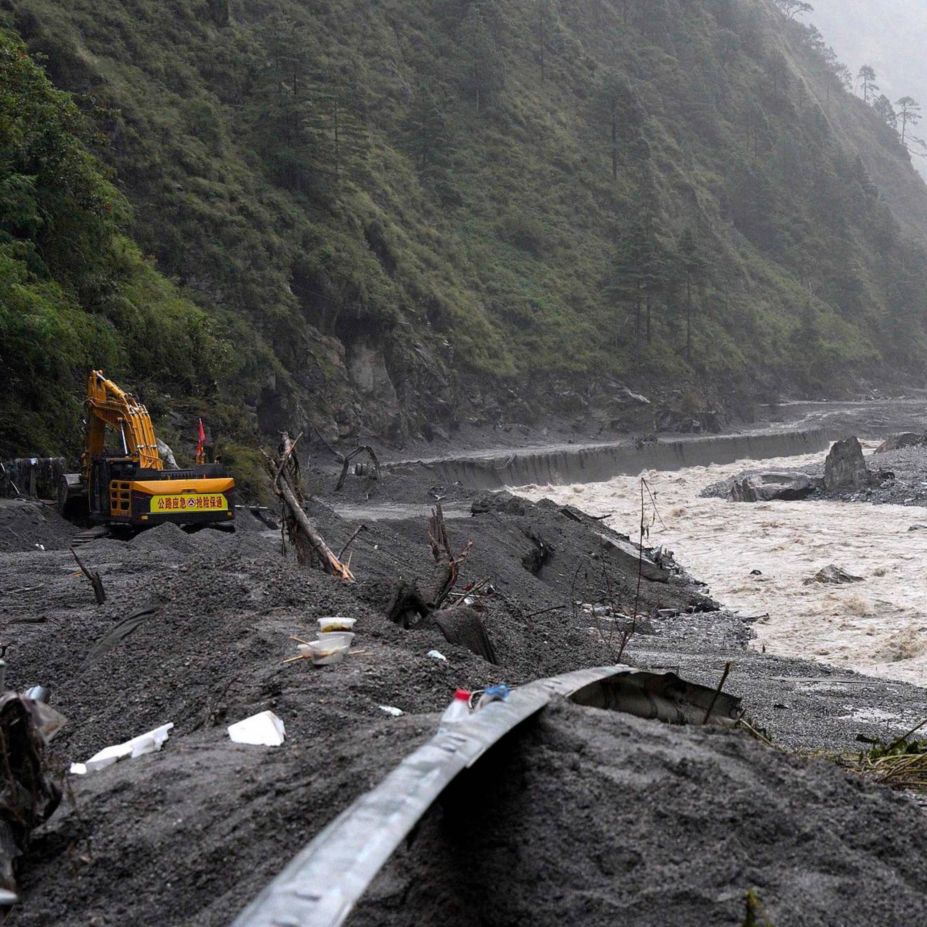 Xinjiang sends heavy machinery to help restore access to Gyirong Port episode artwork