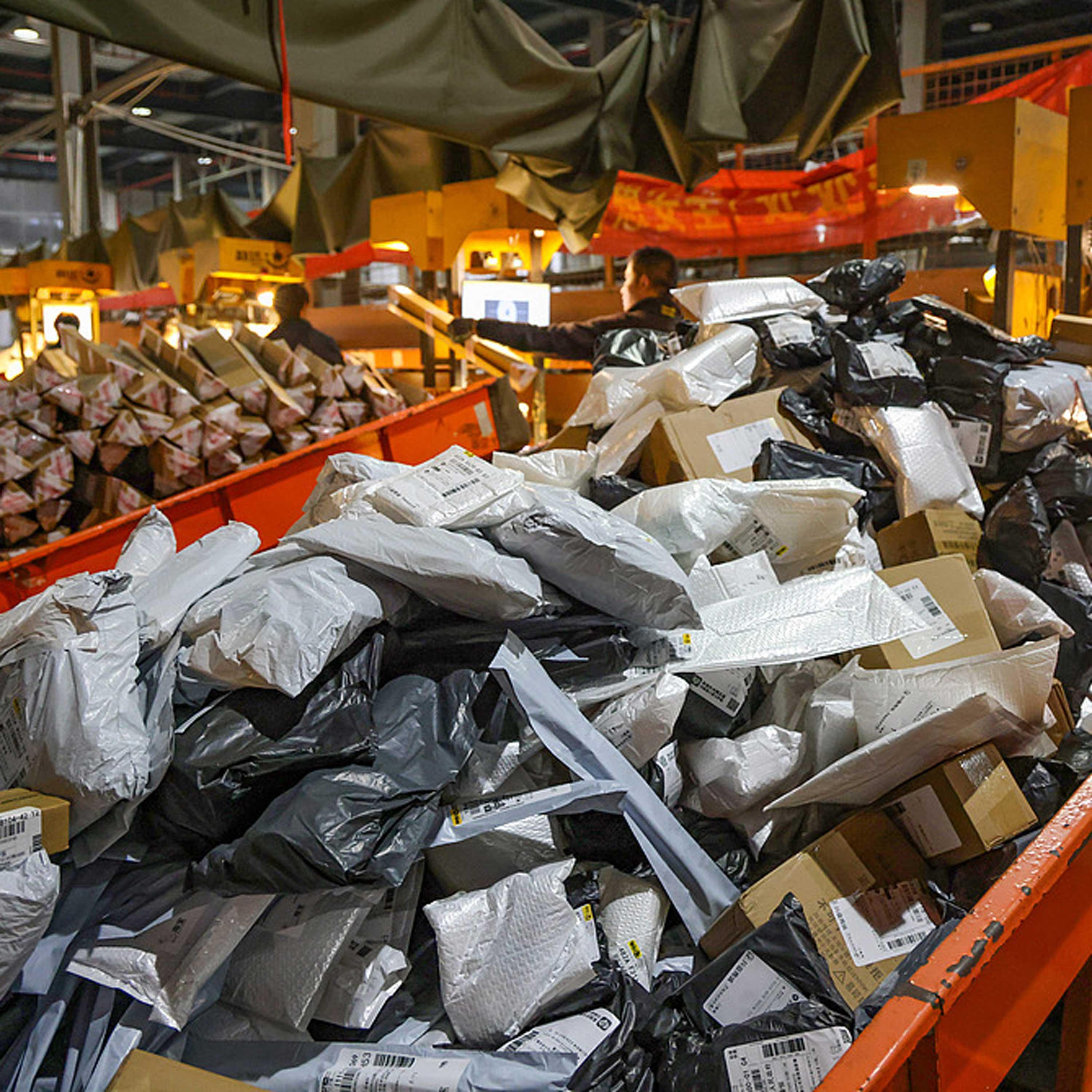 China's express delivery volume surpasses 150 billion packages